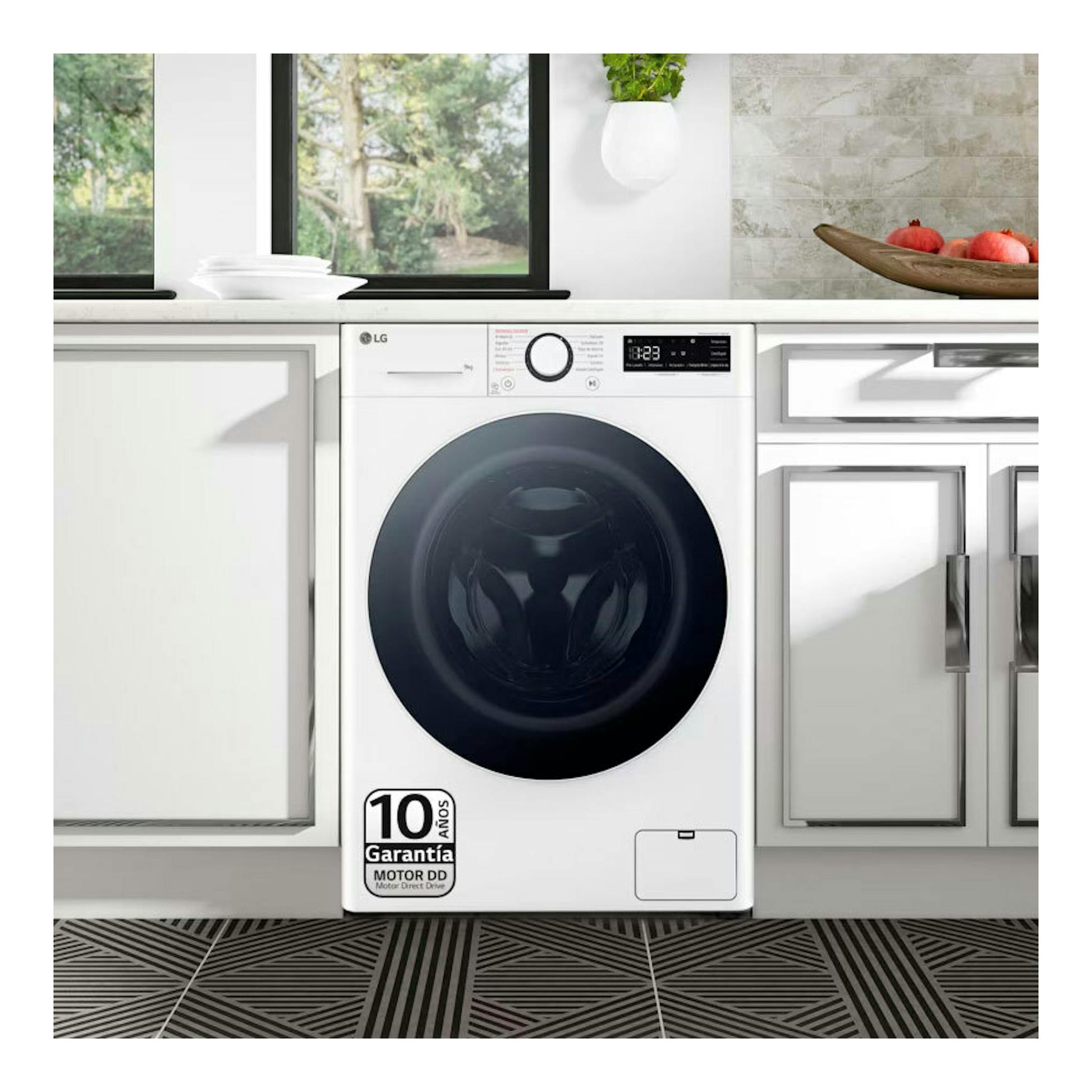 Lavadora LG F4WR6009A0W blanca de carga frontal, vista frontal, con puerta negra circular.