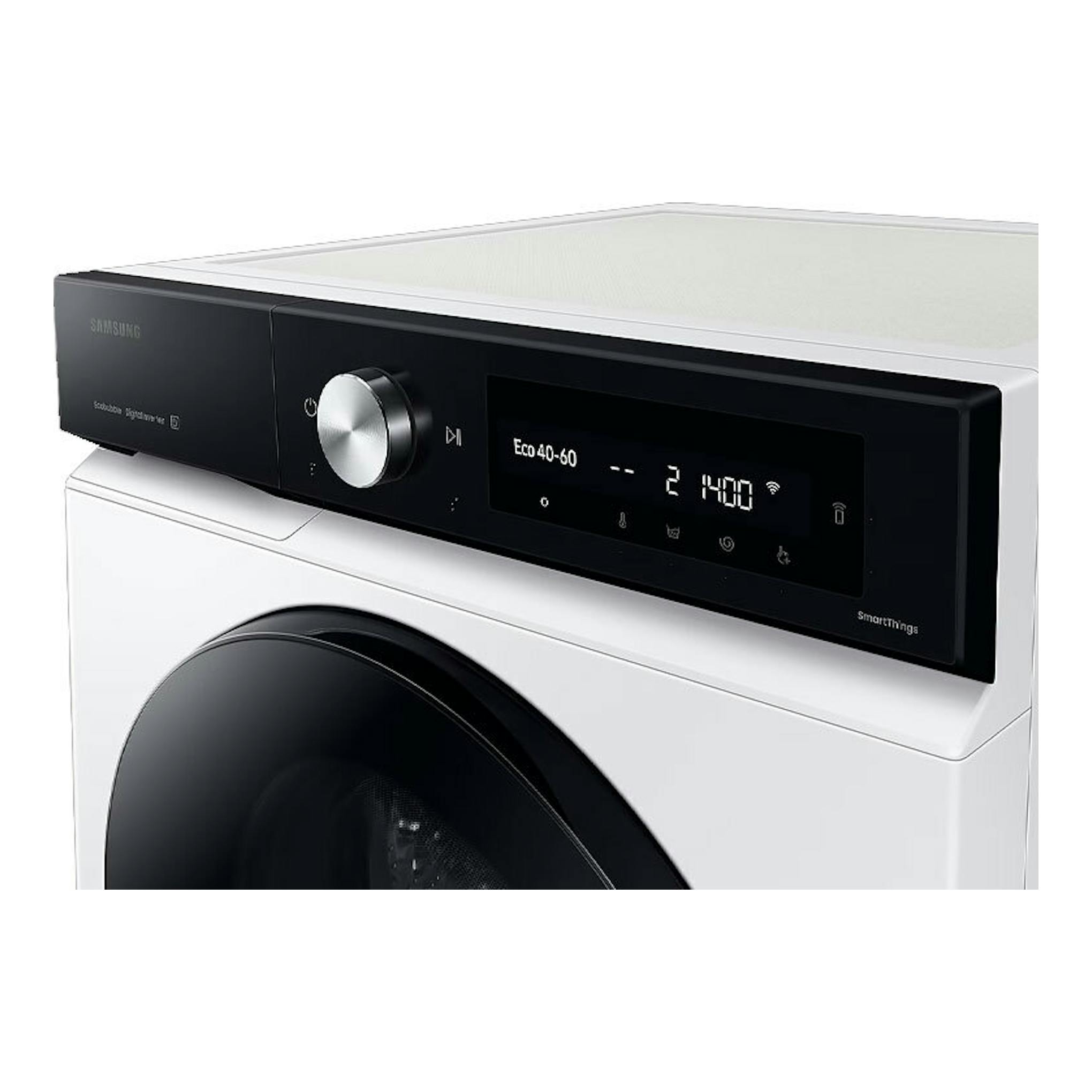 Lavadora Samsung WW90DB7U94GEU3 blanca, vista frontal en ángulo con panel negro y puerta circular.