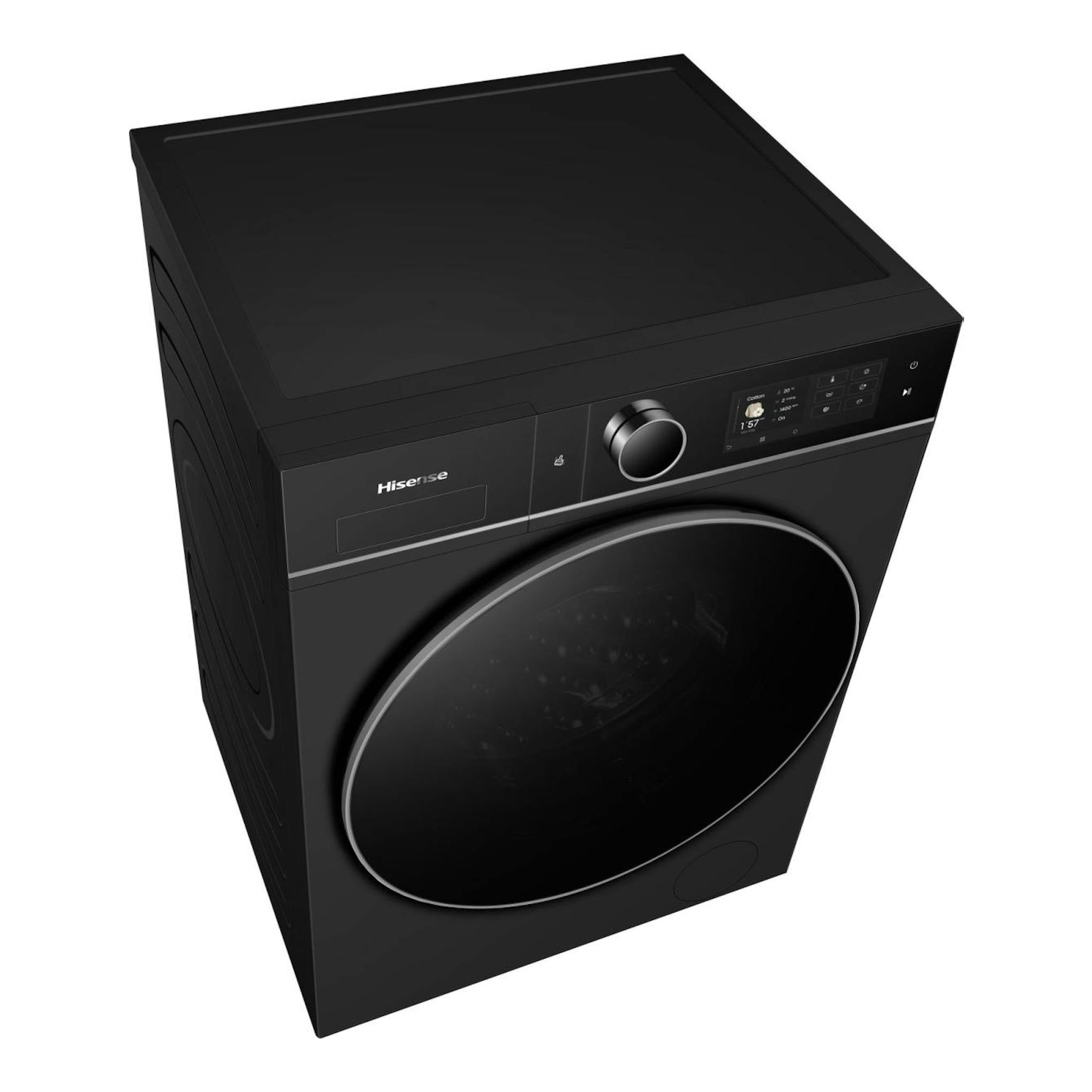 Lavasecadora Hisense WD5I1245BBRH negra, vista frontal en ángulo, con puerta circular y panel de control.