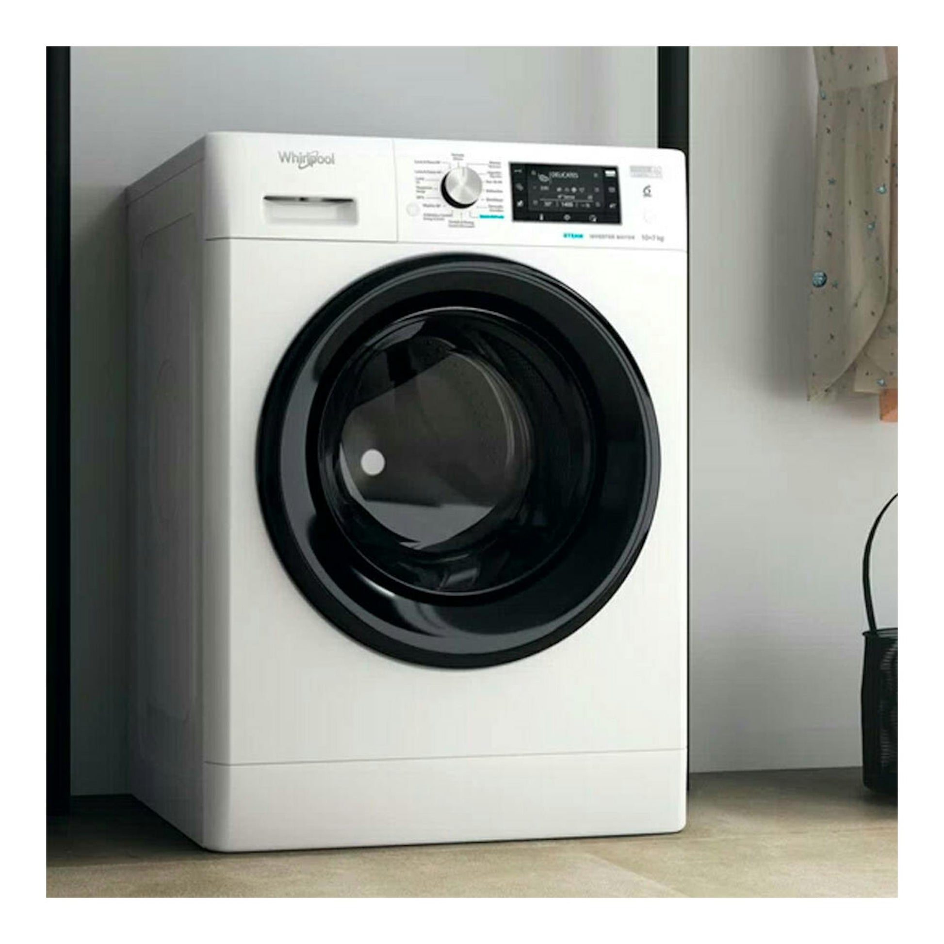 Lavasecadora Whirlpool FWDD1074269BVSPT 10 kg, blanca, vista frontal, con puerta circular negra y panel digital.