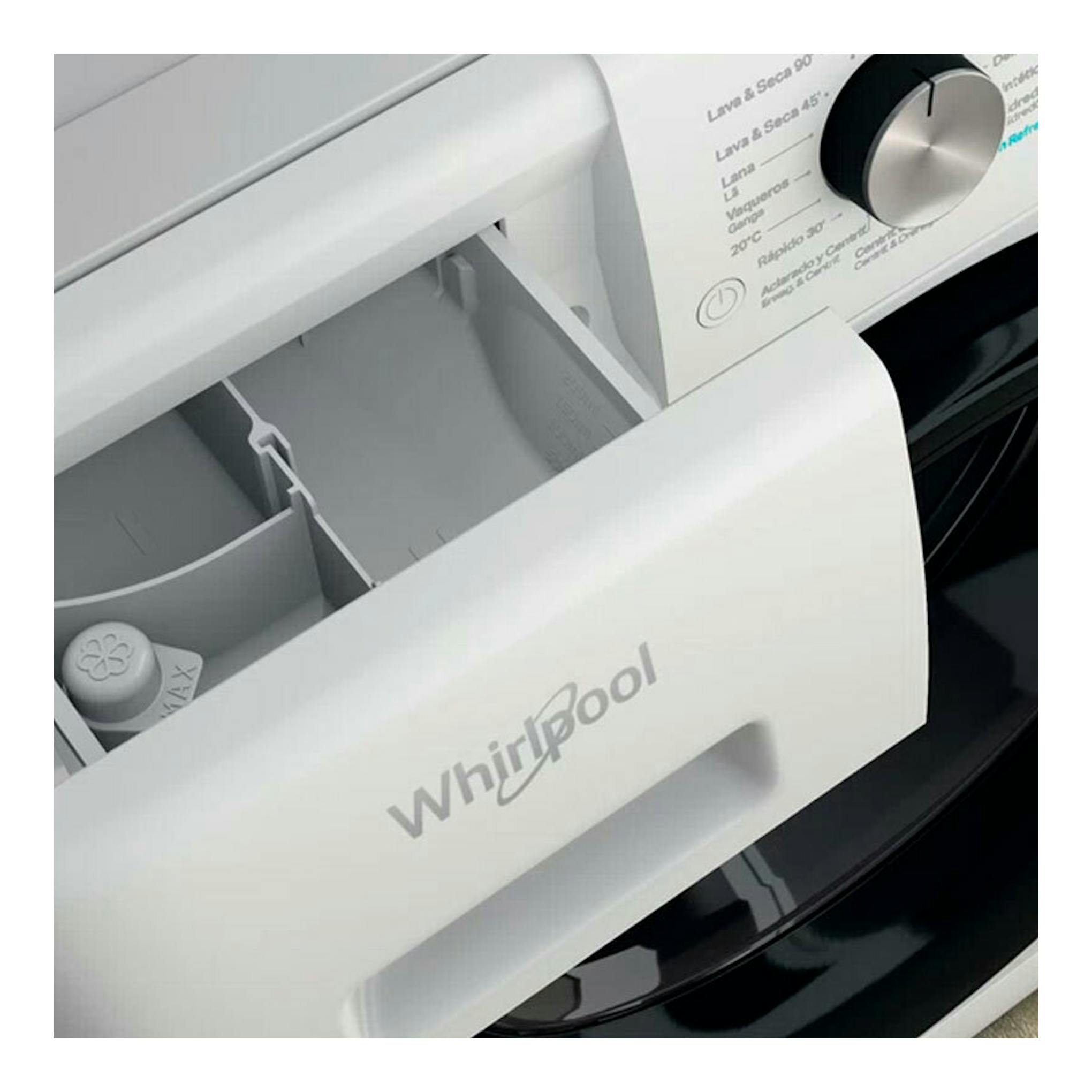 Lavasecadora Whirlpool blanca, vista en ángulo, con cajón de detergente abierto y selector frontal negro.