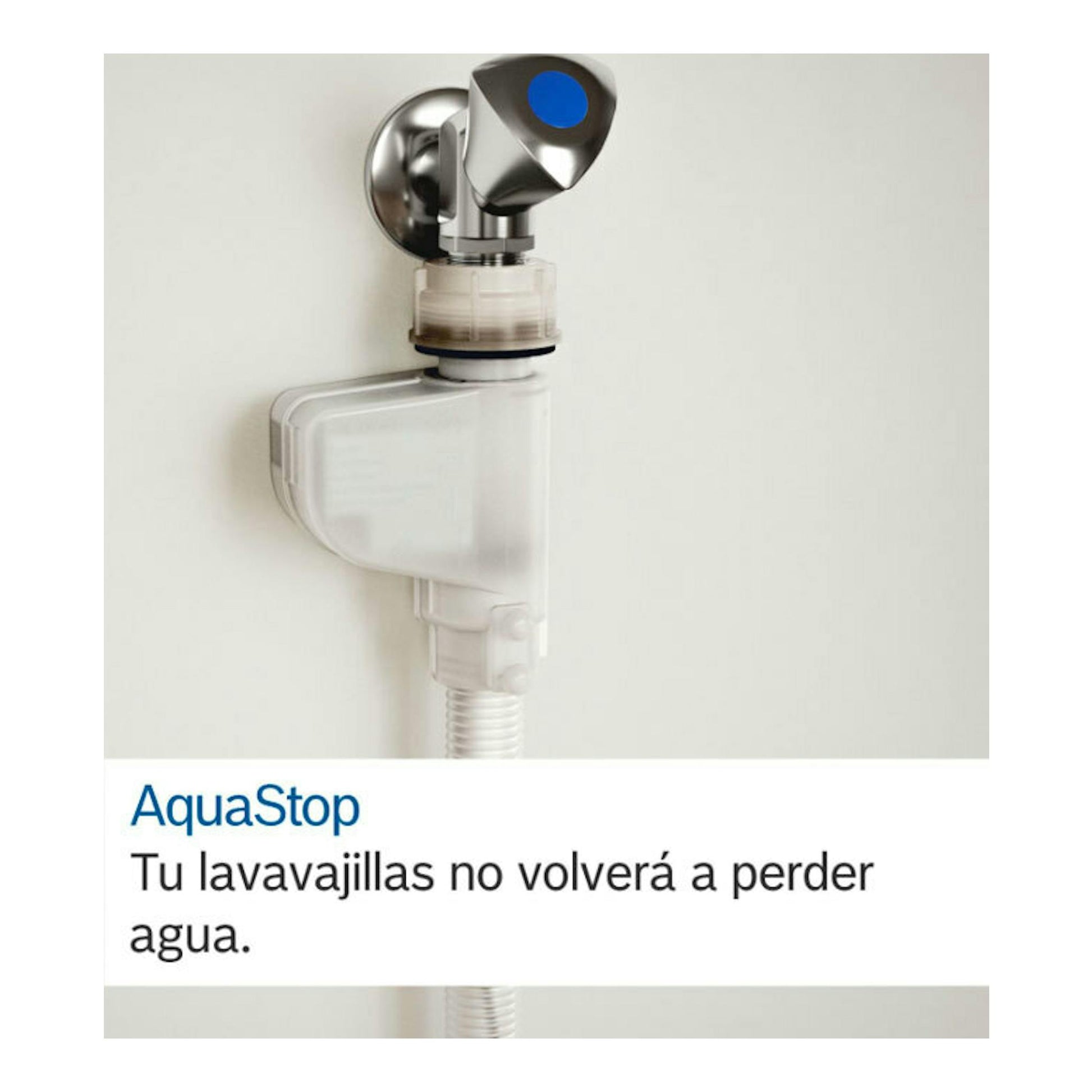 Sistema AquaStop de Bosch para lavavajillas, con válvula y manguera blanca en vista frontal sobre pared.
