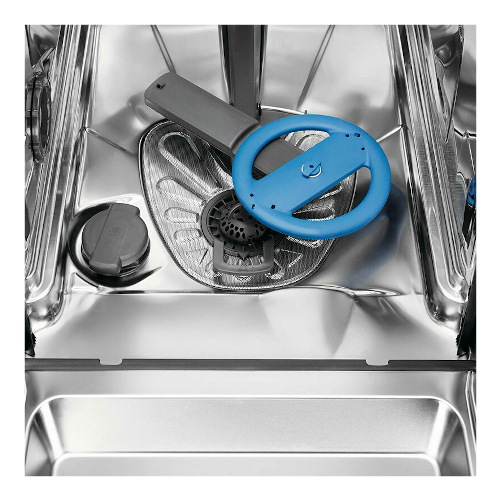 Interior de lavavajillas Electrolux ESS42220SX de acero inoxidable, vista frontal del fondo con brazo rociador azul.