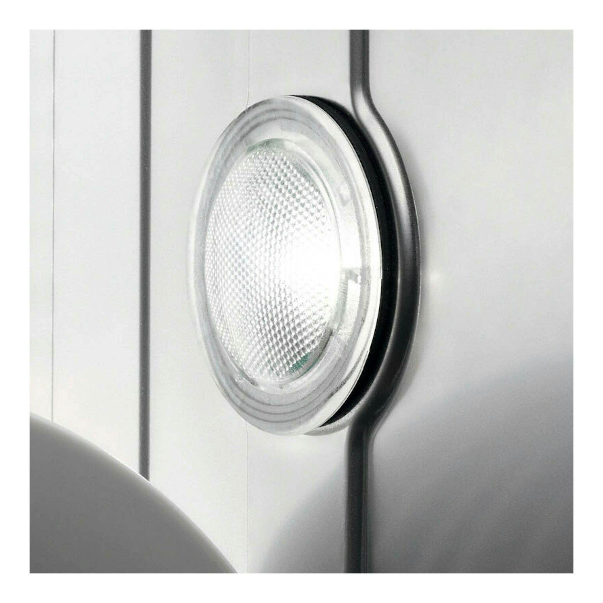 Lavavajillas integrable AEG FSE77728P blanco, detalle en primer plano de la luz circular de la puerta.