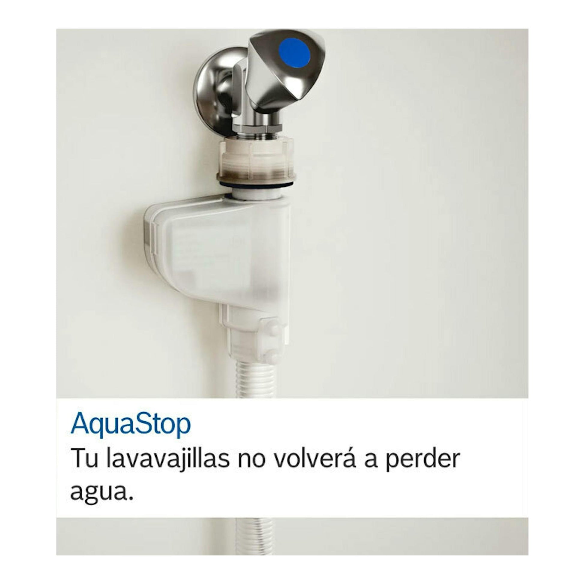 AquaStop Bosch, válvula plateada conectada a manguera blanca, vista frontal.
