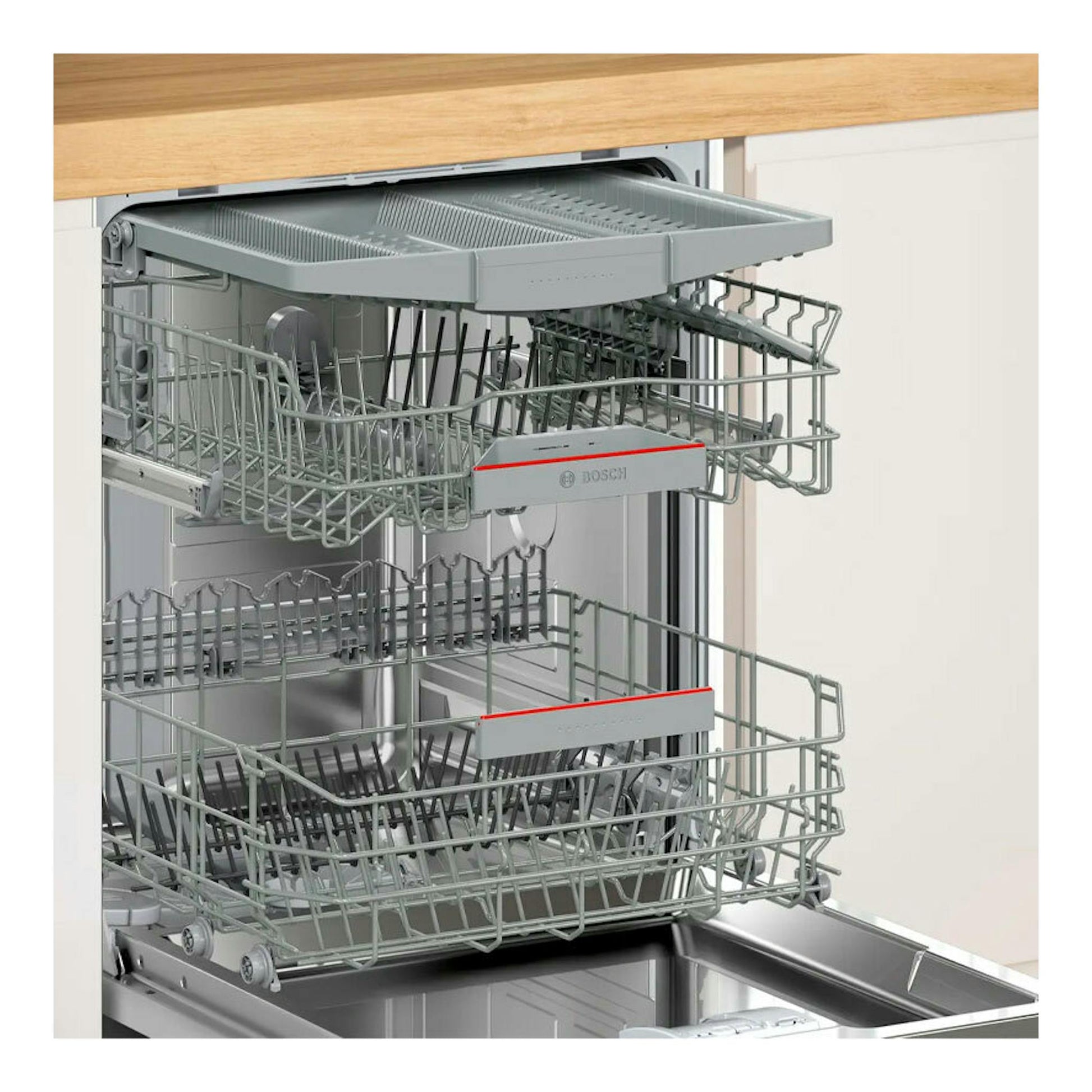Lavavajillas integrable Bosch SMI4ECS28E abierto, con cestas gris metalizado y puerta parcialmente visible.