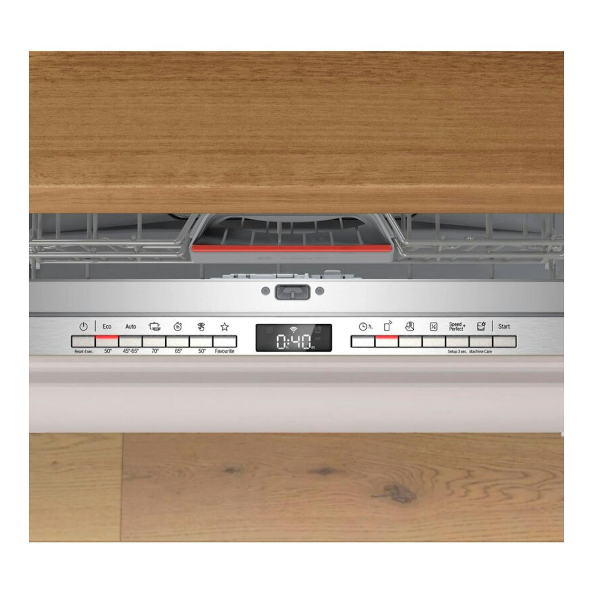 Lavavajillas integrable Bosch SMV4EVX04E, vista frontal con panel plateado y puerta abierta entre muebles de madera.