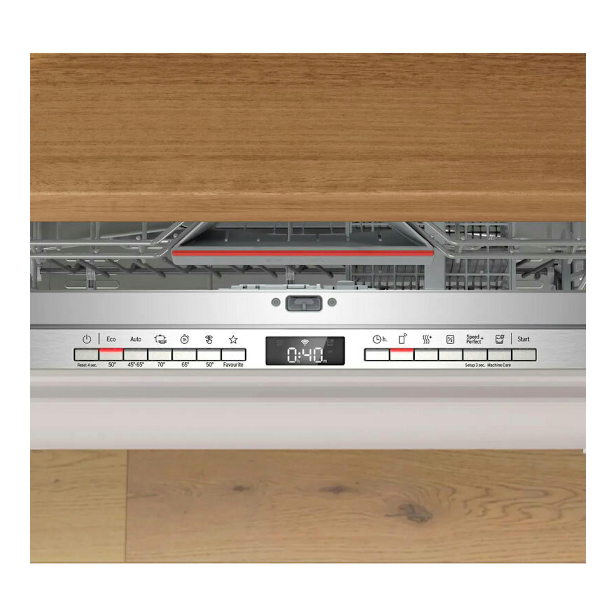 Lavavajillas integrable Bosch SMV4HAX19E abierto, vista frontal del panel de control.