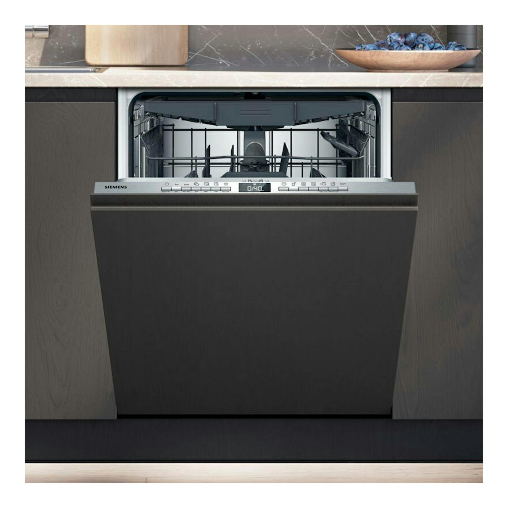 Lavavajillas integrable Siemens SX73EX22CE, vista frontal, puerta gris oscura abierta y panel inox.