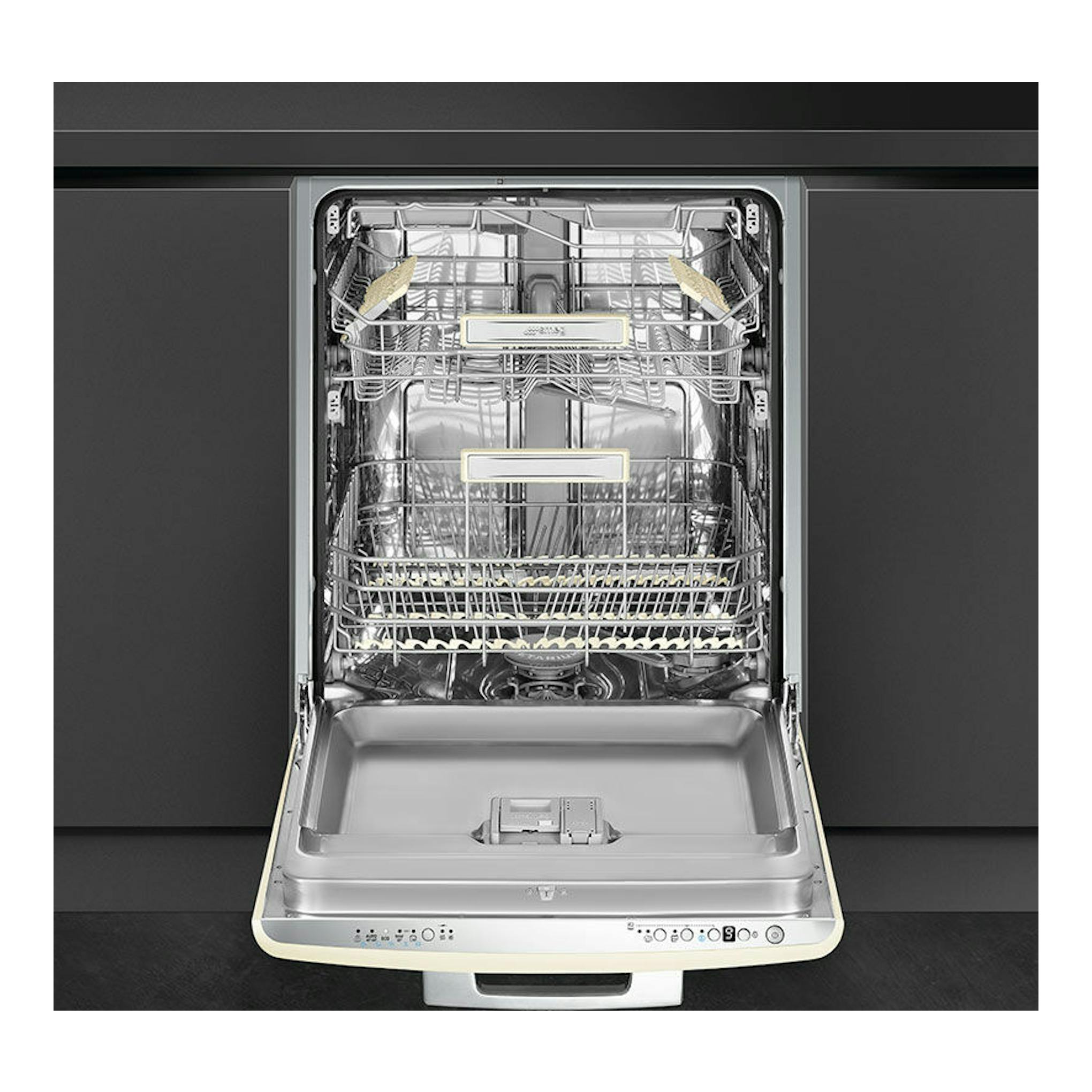 Lavavajillas integrable Smeg STFABCR3 crema, visto de frente con la puerta abatida y cestas interiores visibles.