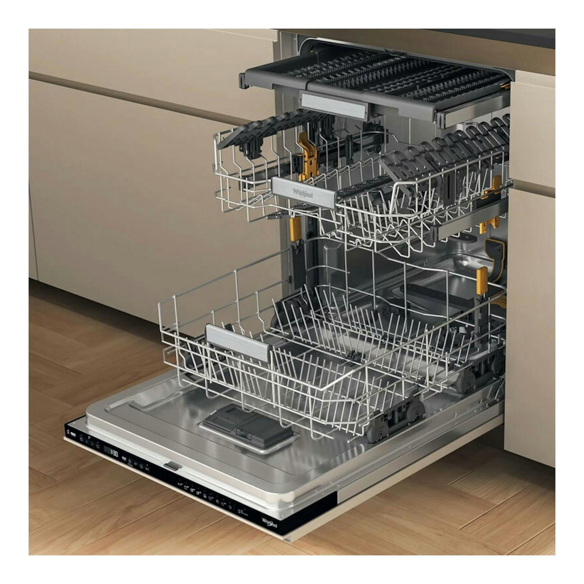 Lavavajillas integrable Whirlpool W7I HP40 L abierto, con tres cestas y panel frontal negro.