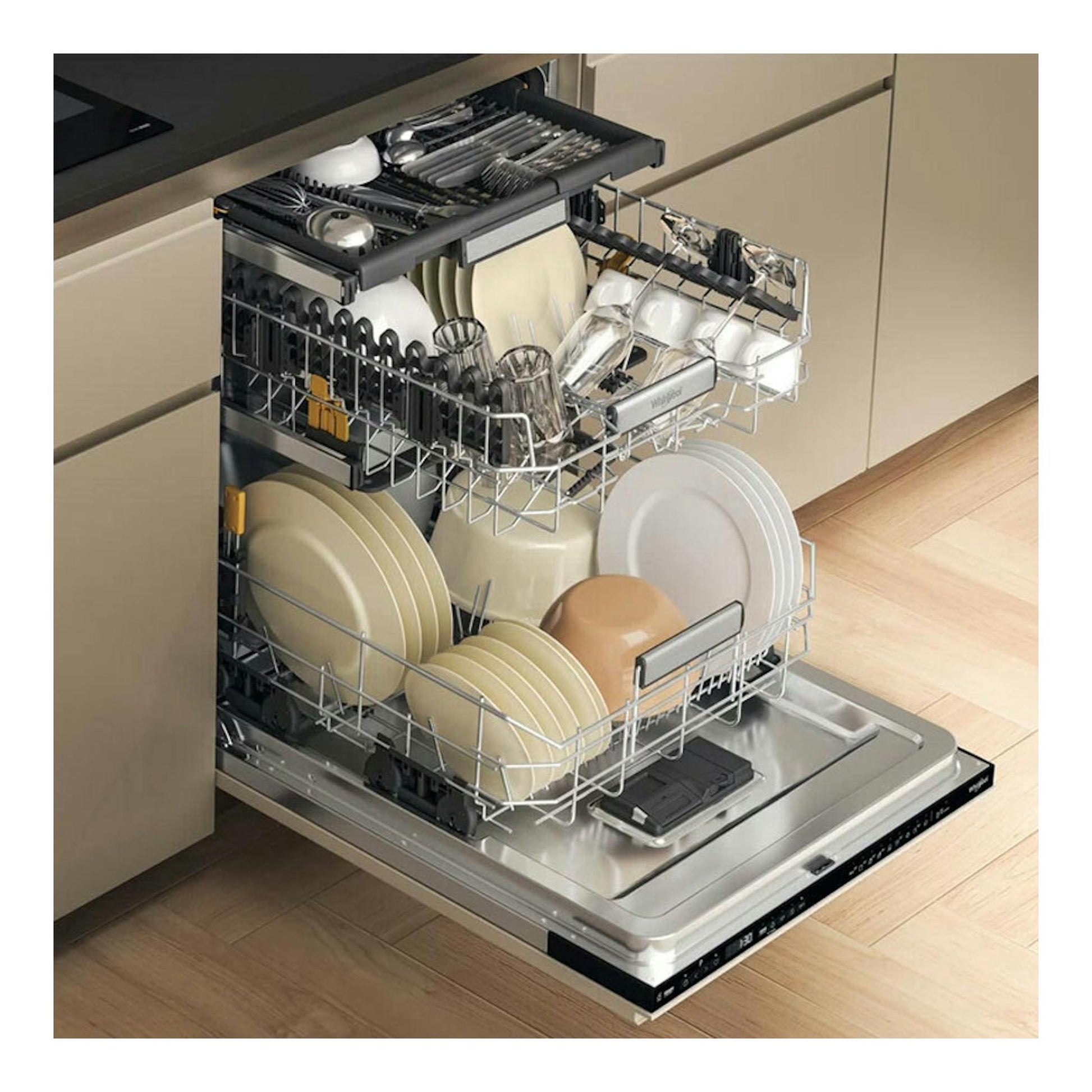 Lavavajillas integrable Whirlpool W7I HP40 L abierto, vista frontal, con cestas cargadas de platos.