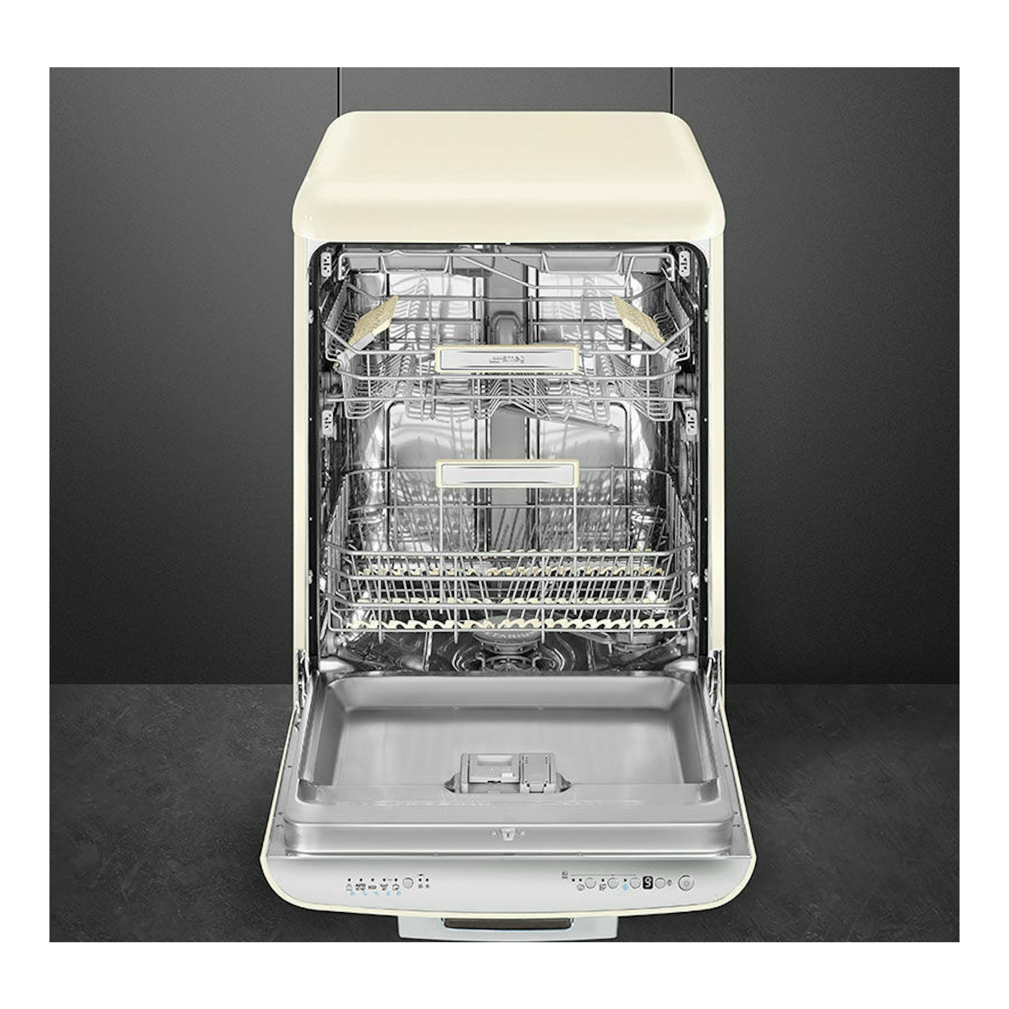 Lavavajillas Smeg LVFABCR3 60 cm crema, vista frontal abierta, con cestas interiores metálicas.