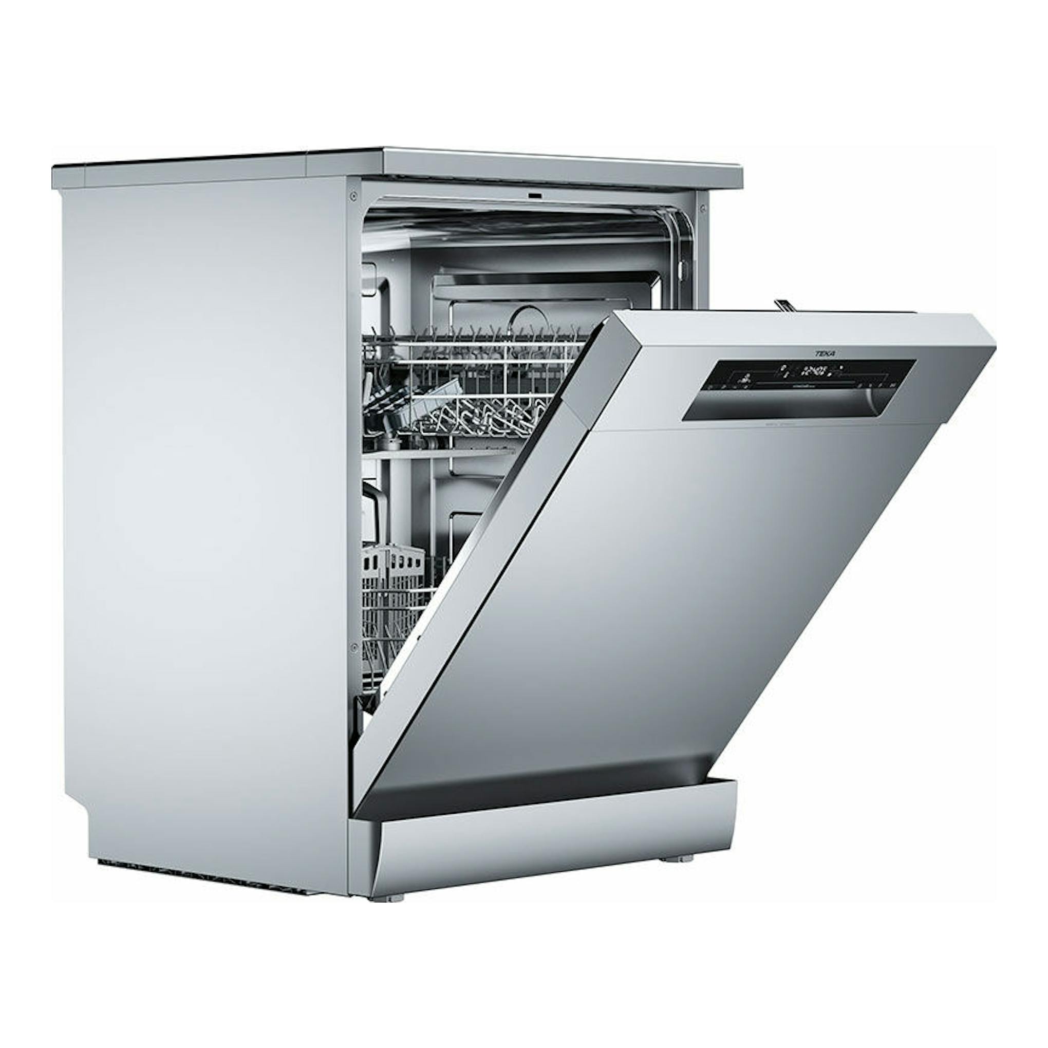 Lavavajillas Teka DFS26650 SS inox de 60 cm, vista frontal en ángulo con la puerta abatida y el interior visible.