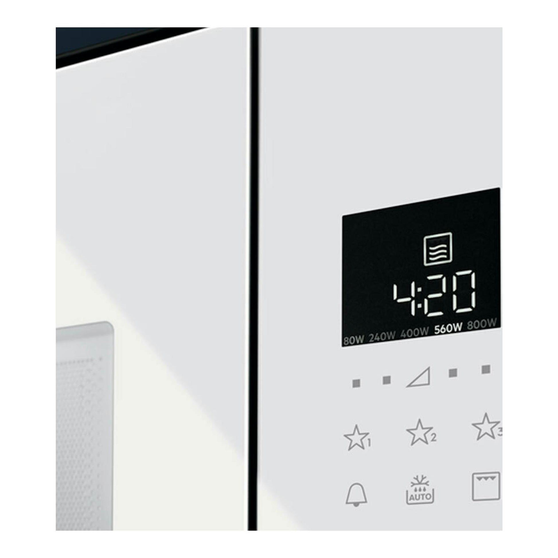 Microondas Electrolux KMFD172TEW blanco, vista frontal parcial con panel táctil y pantalla 4:20.