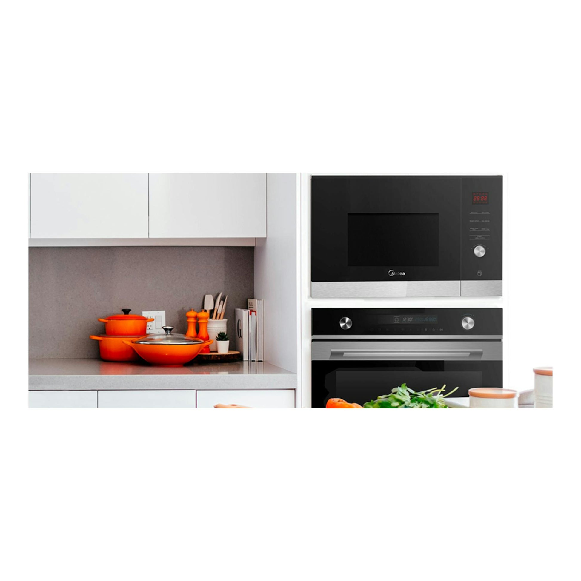 Microondas integrable Midea MCMI259GDIP, vista frontal, negro y plata, empotrado en cocina