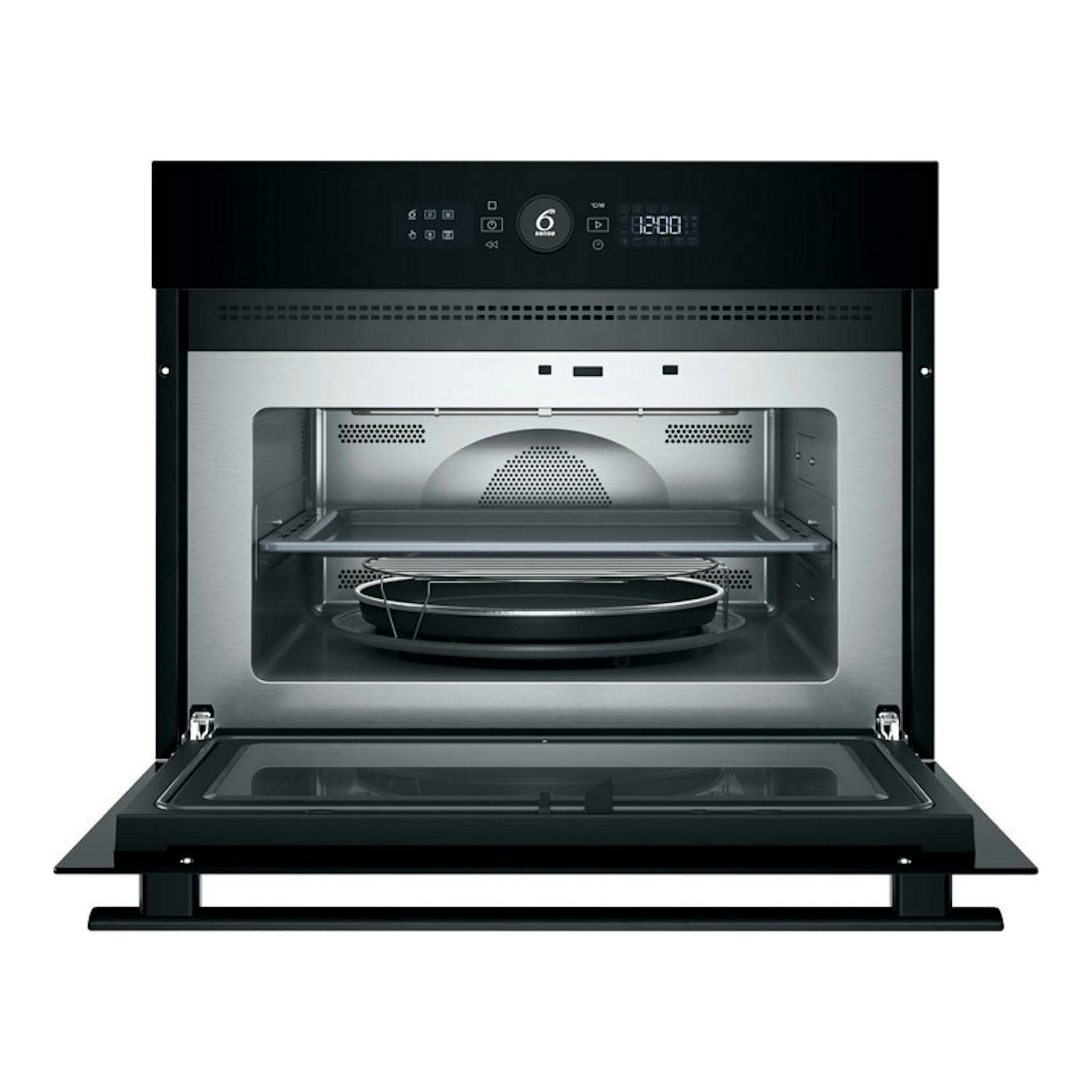 Microondas integrable Whirlpool WMW47HMB negro, vista frontal con la puerta abatida y el interior visible.
