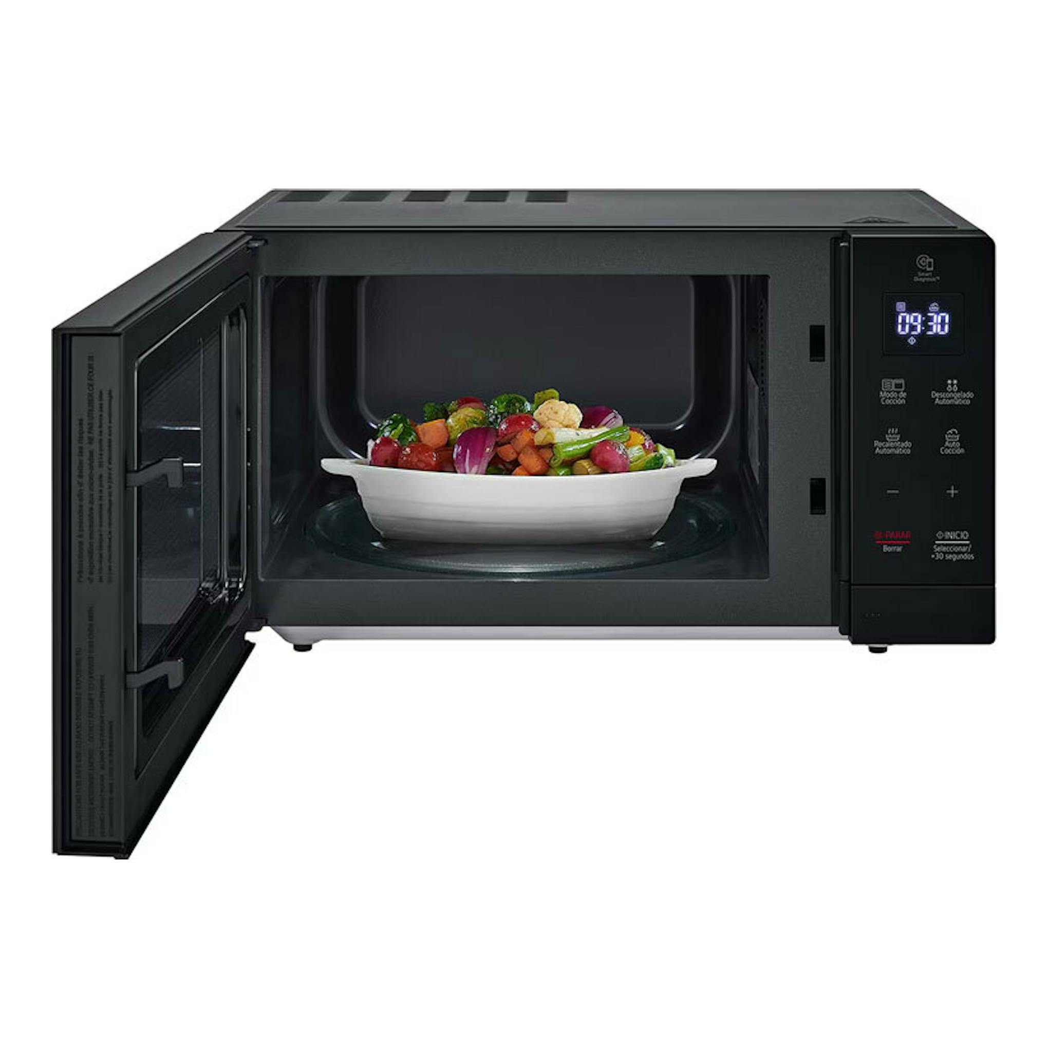 Microondas LG MH7032JAS negro, vista frontal con puerta abierta y plato de comida en el interior.