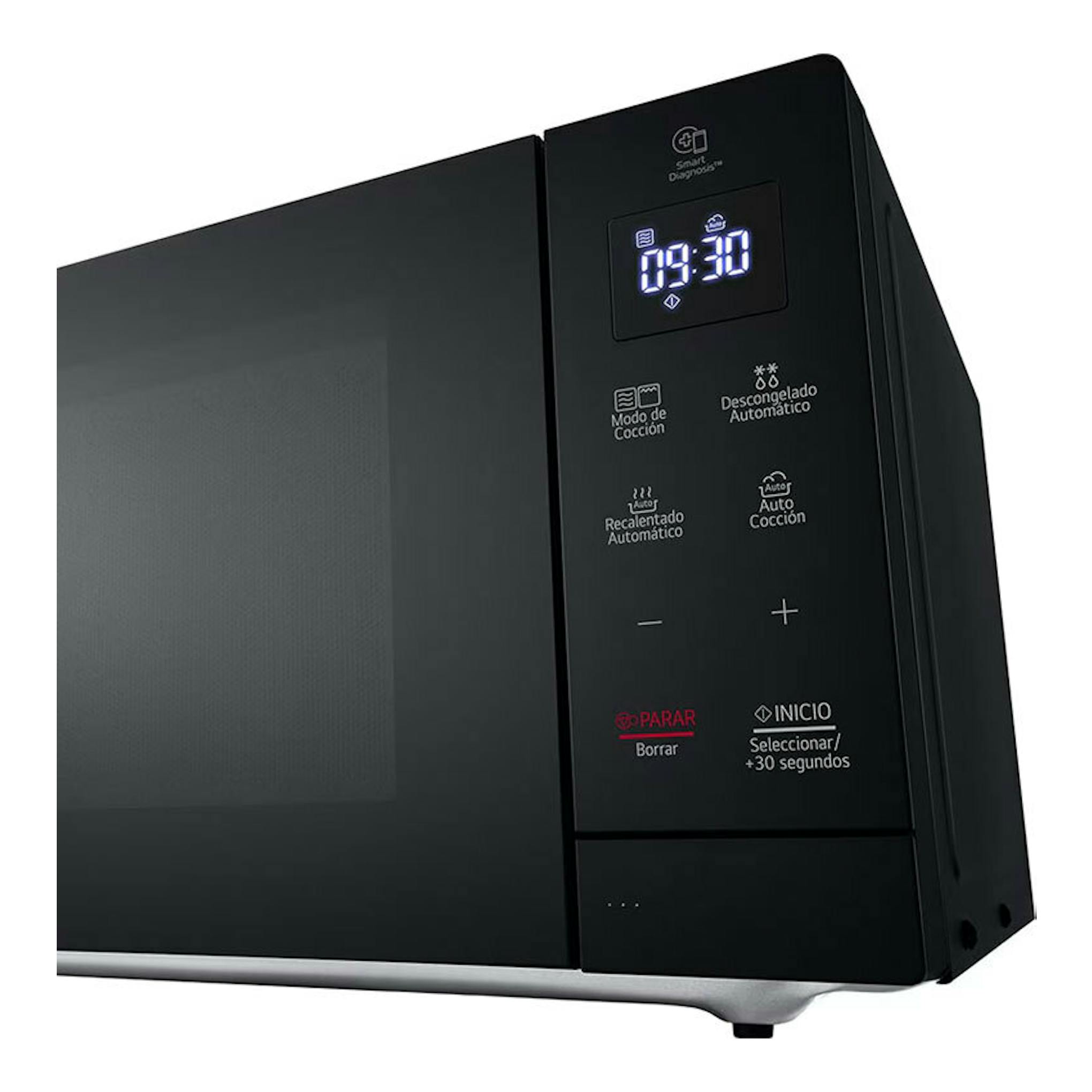 Microondas LG MH7032JAS negro, vista frontal derecha con panel digital iluminado.
