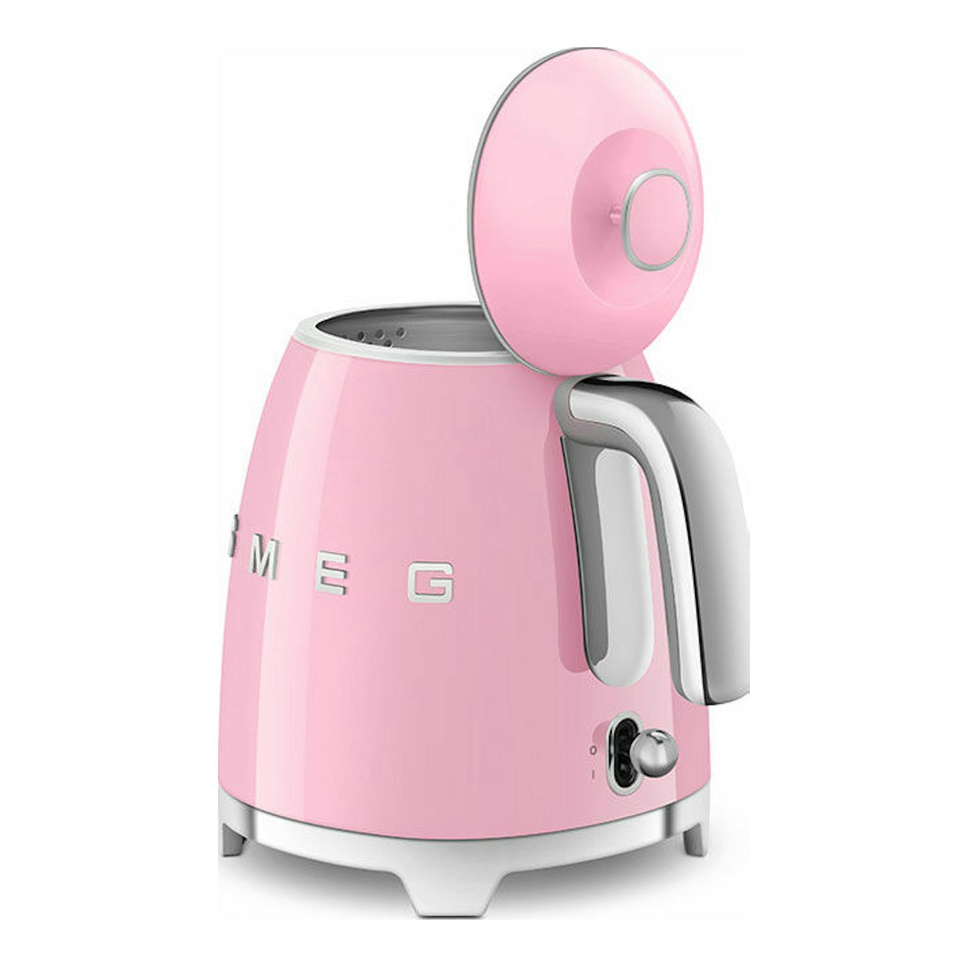 Mini hervidor Smeg KLF05PKEU rosa, vista frontal tres cuartos con tapa abierta y asa gris.
