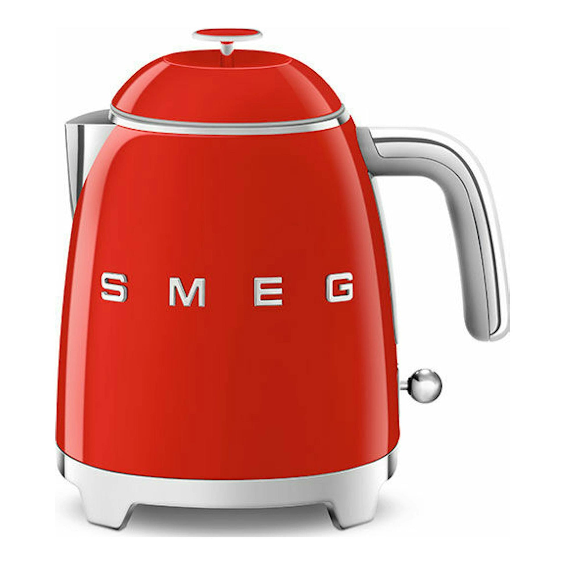 Mini hervidor Smeg KLF05RDEU rojo, vista frontal, con detalles plateados y asa lateral.