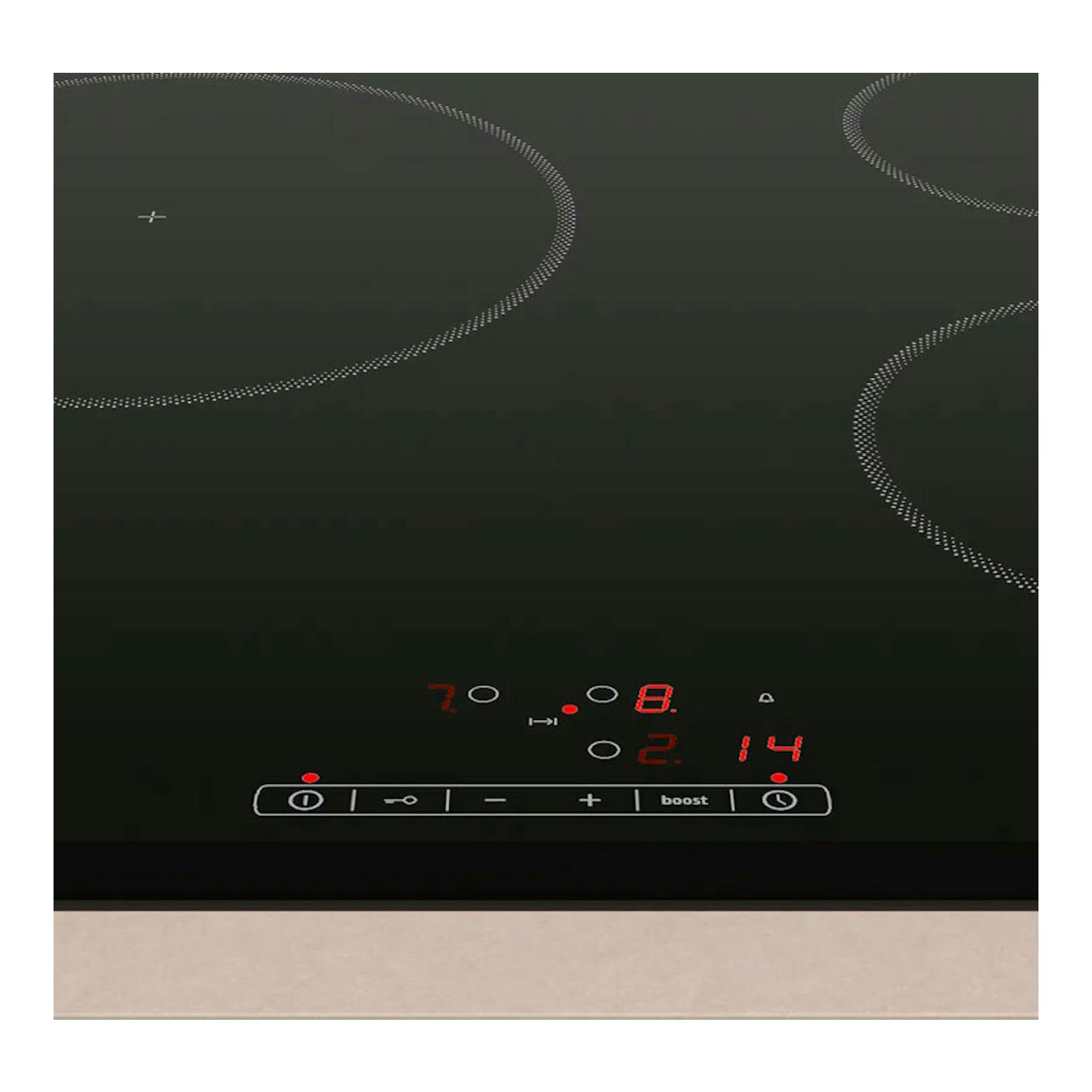 Placa de inducción Balay 3EB864FR negra de 60 cm, vista frontal, con mandos táctiles y zonas de cocción marcadas.