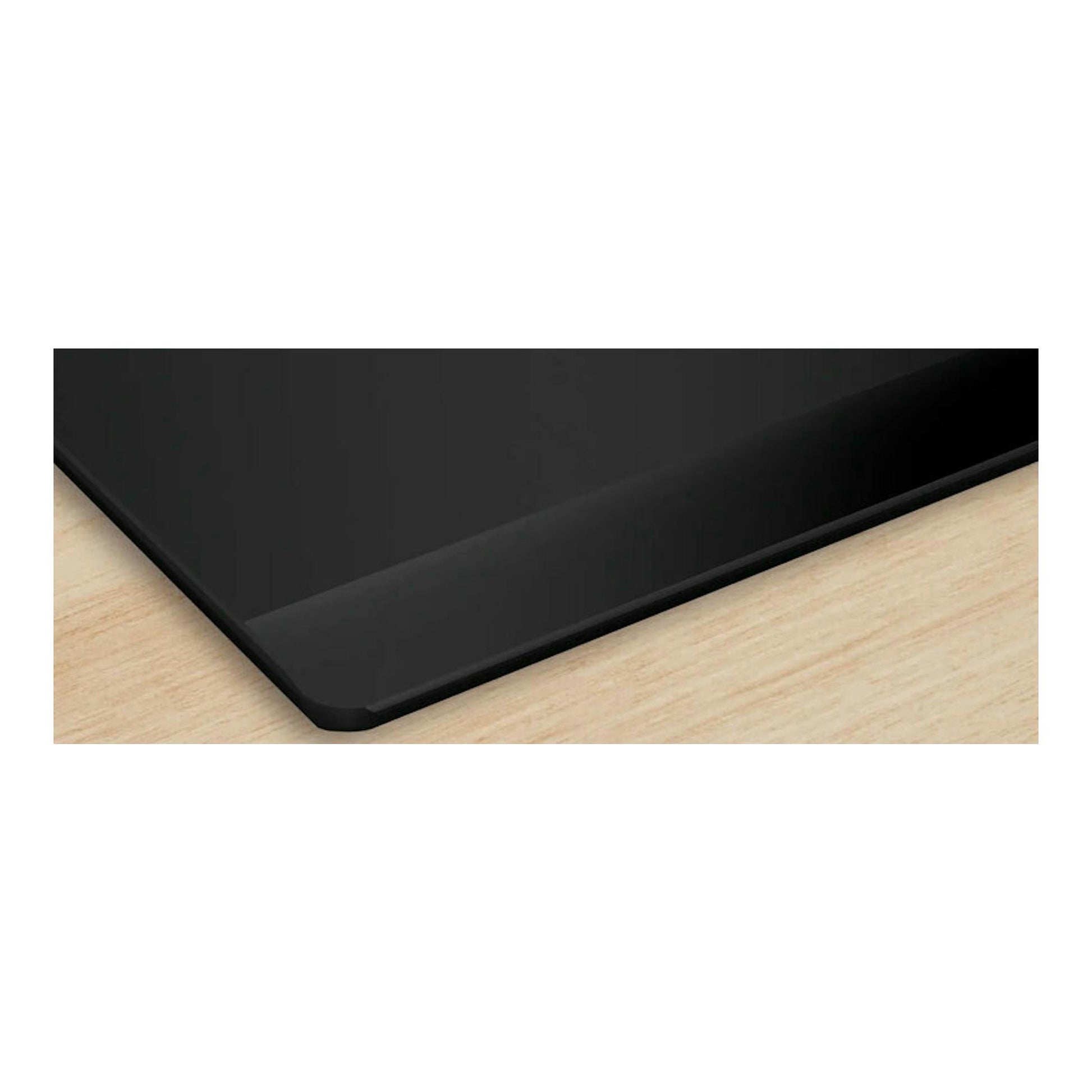 Placa de inducción Bosch PXJ631HC2E negra, vista en ángulo sobre encimera de madera clara.