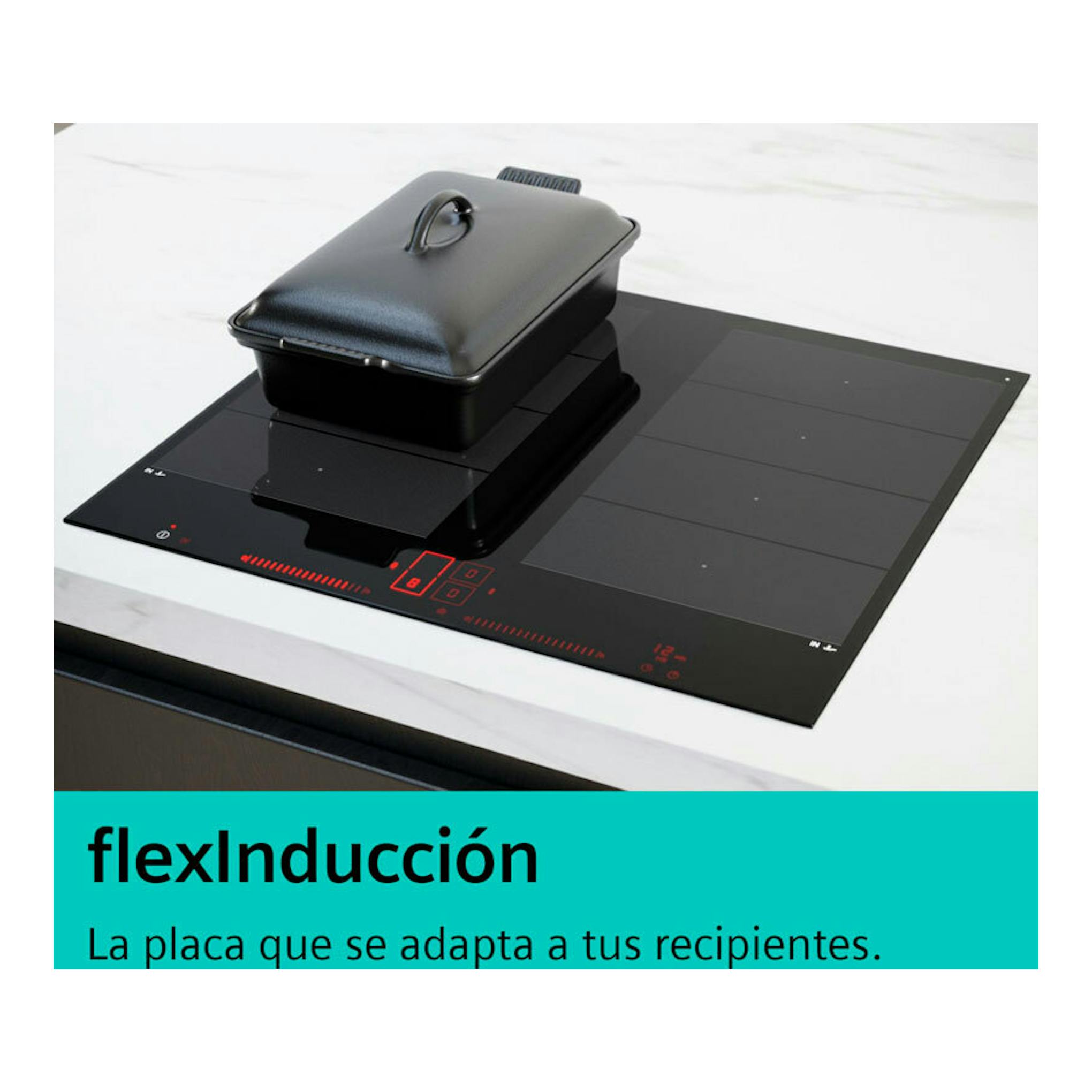Placa de inducción Siemens EX851HJ26E negra, vista en ángulo, con recipiente negro sobre la zona central.