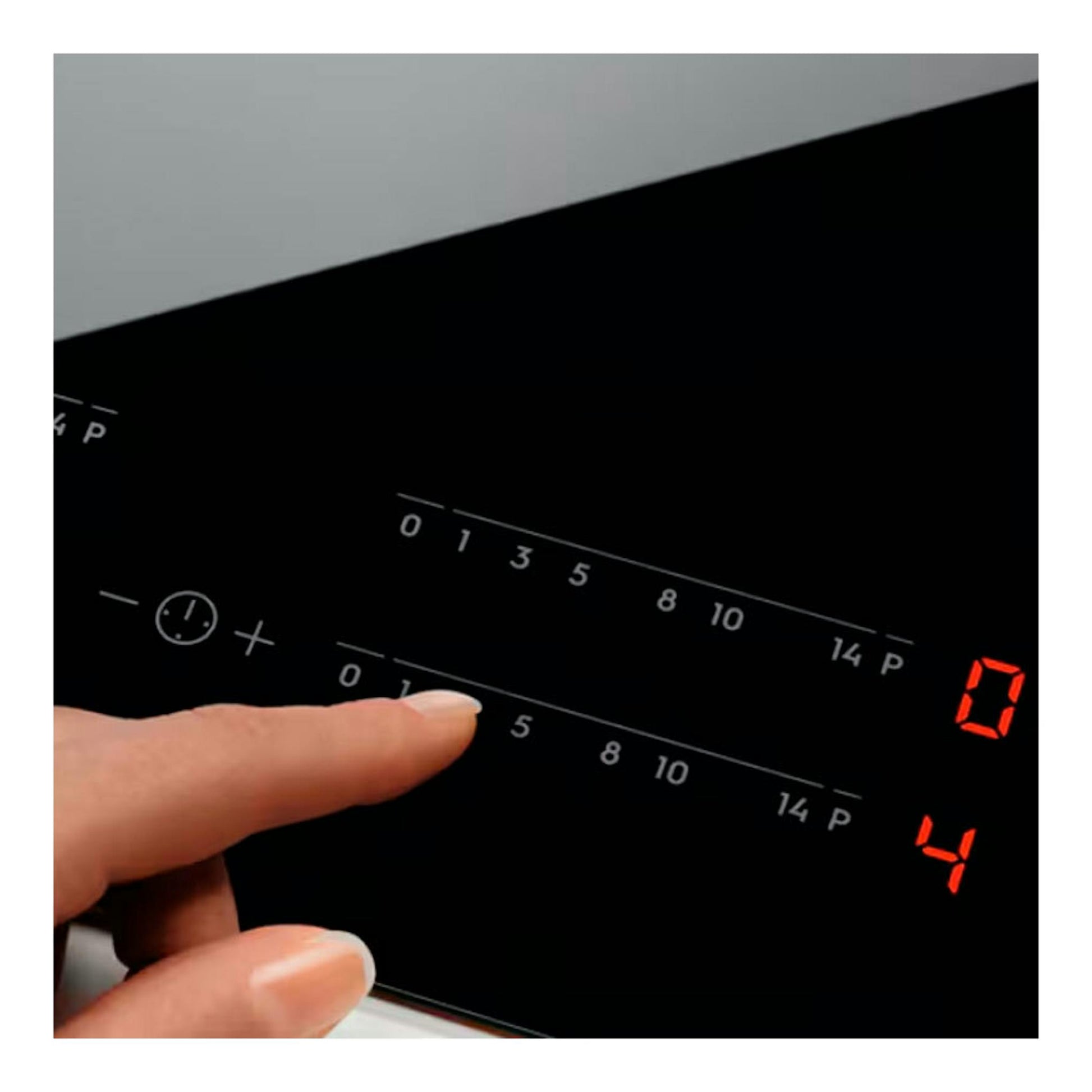Placa de inducción Electrolux EIT60342 negra, vista en detalle del panel táctil con un dedo.