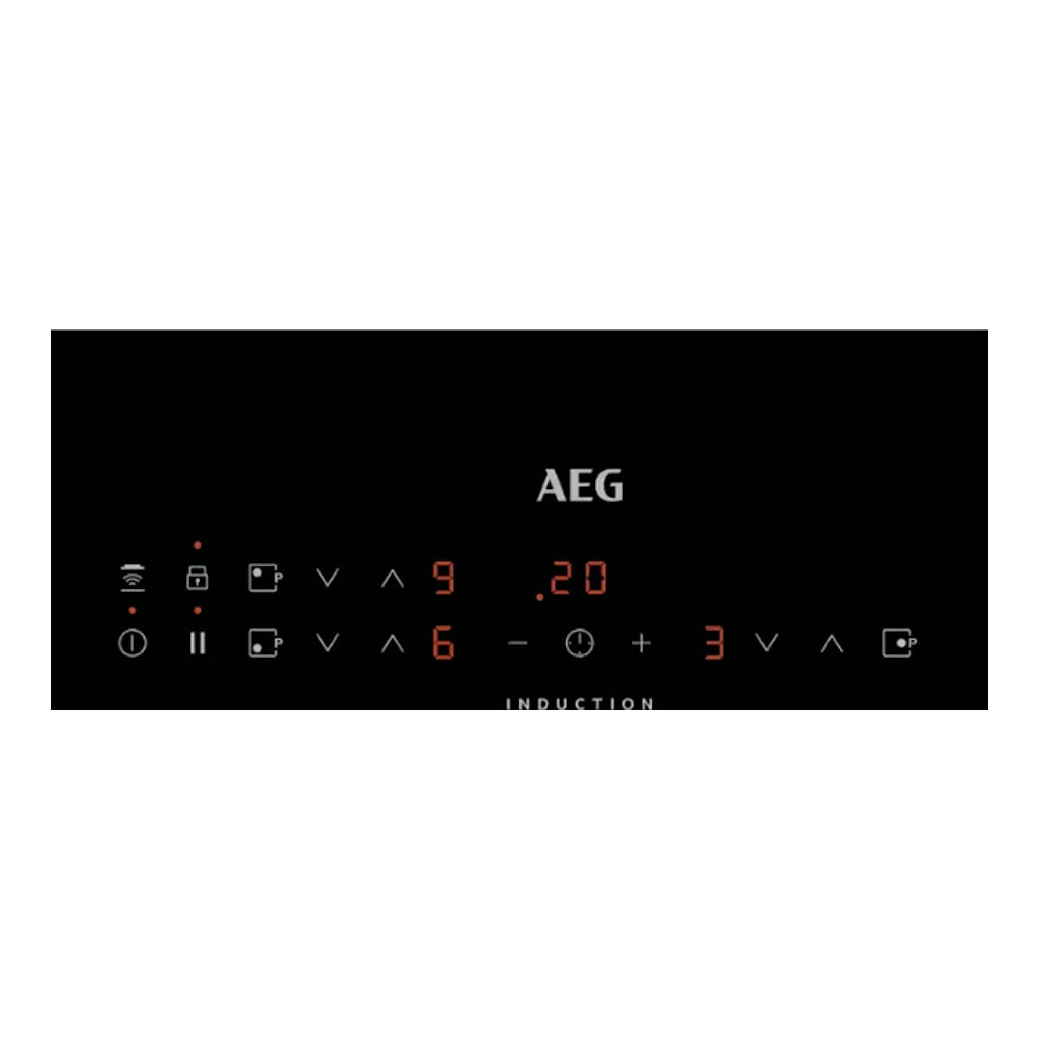 Placa de inducción AEG IKB63302FB negra, vista frontal con panel táctil y display digital.