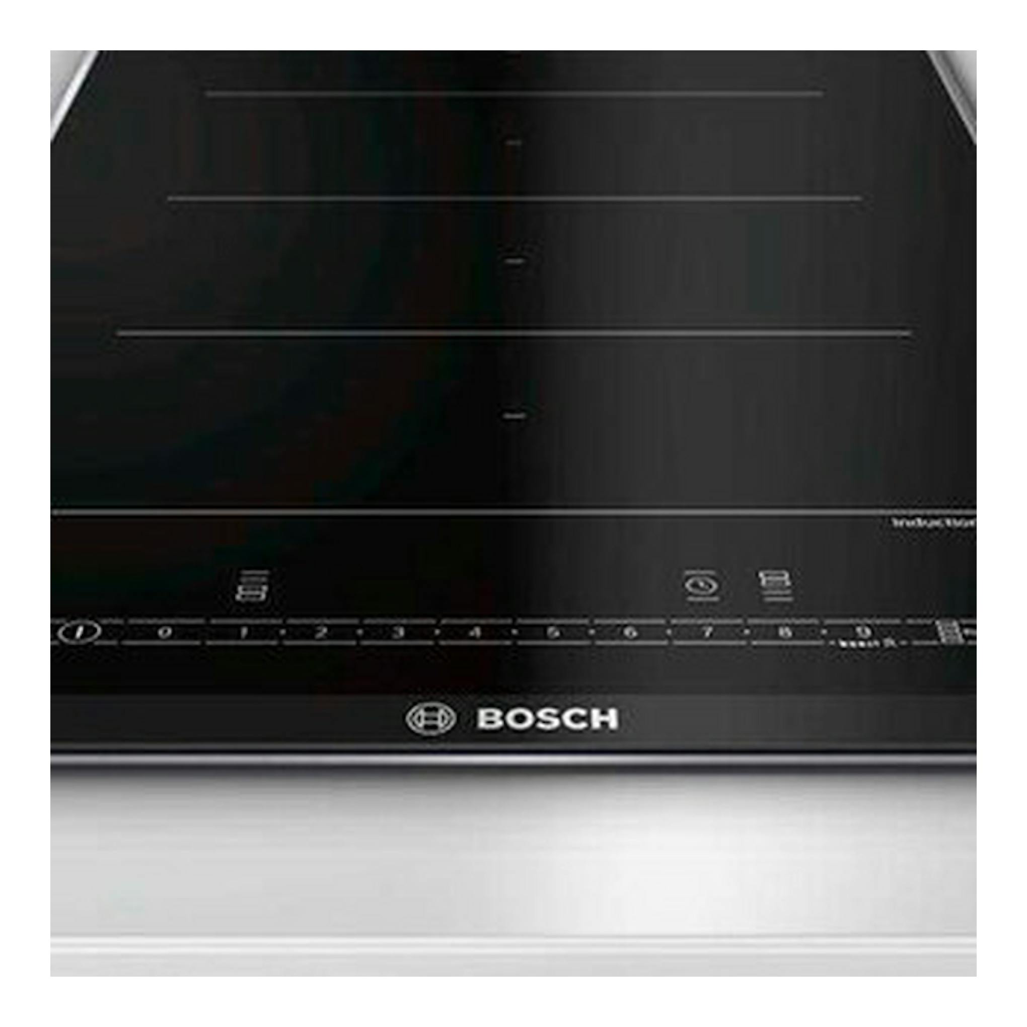 Placa de inducción Bosch PXX375FB1E negra, vista frontal superior, con tres zonas de cocción y panel táctil.