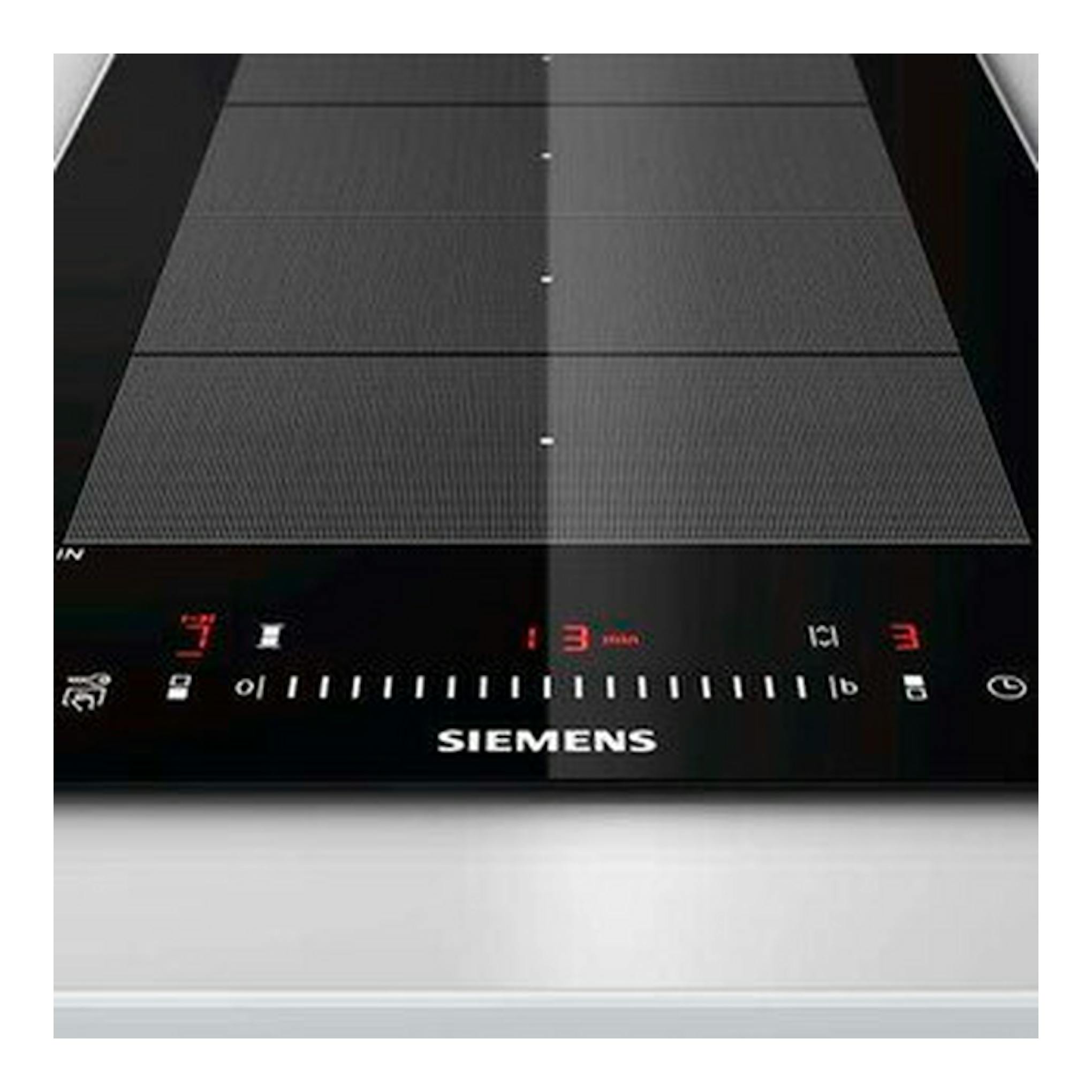 Placa de inducción Siemens EX375FXB1E negra, vista frontal inclinada, con controles táctiles iluminados.