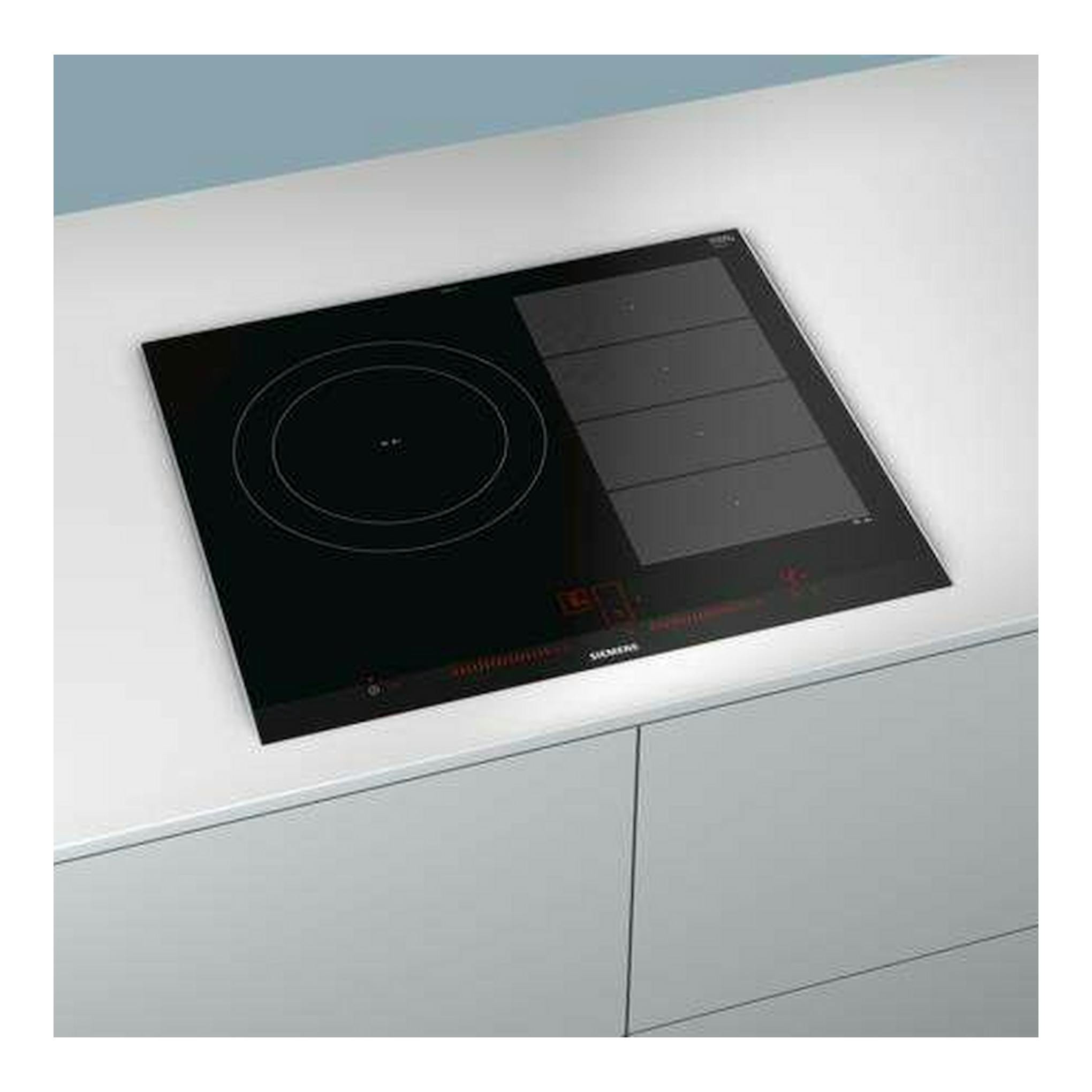Placa de inducción Siemens EX675LJC1E negra, vista en ángulo, con zona circular y panel táctil a la derecha.