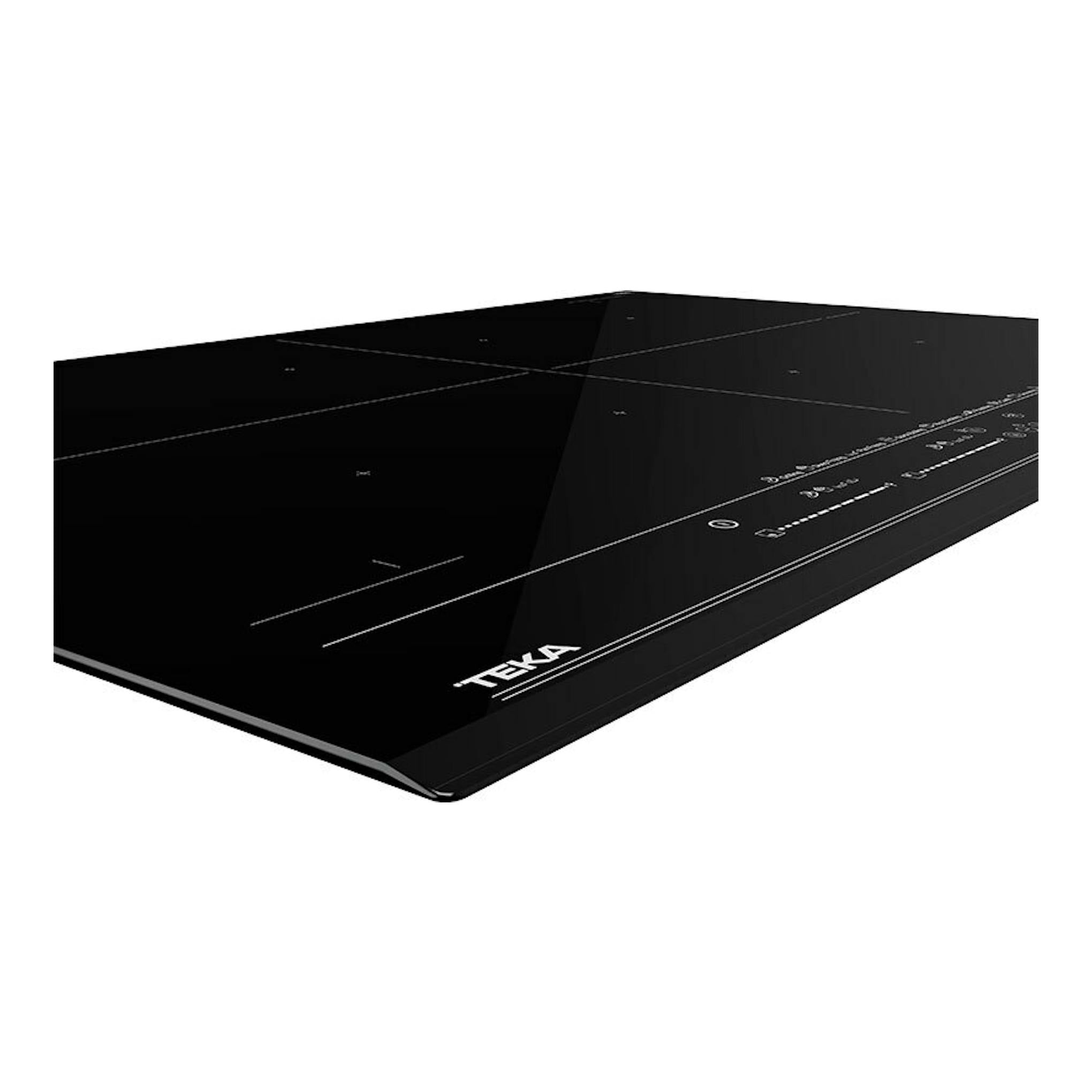 Placa de inducción Teka IZF88770MST BK negra, vista en perspectiva de tres cuartos.