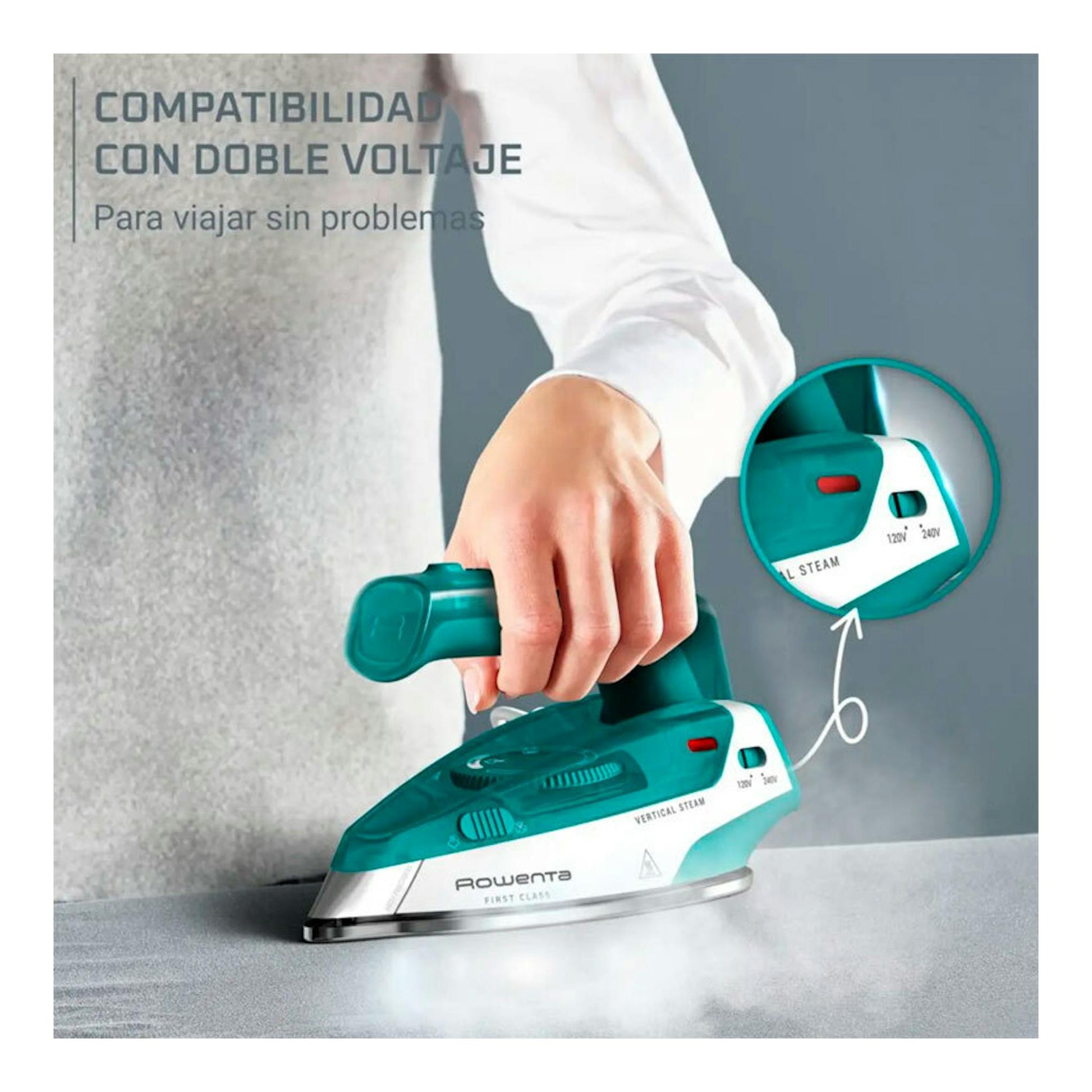 Plancha de vapor Rowenta verde turquesa y blanca, vista lateral, con doble voltaje y en uso sobre una superficie.