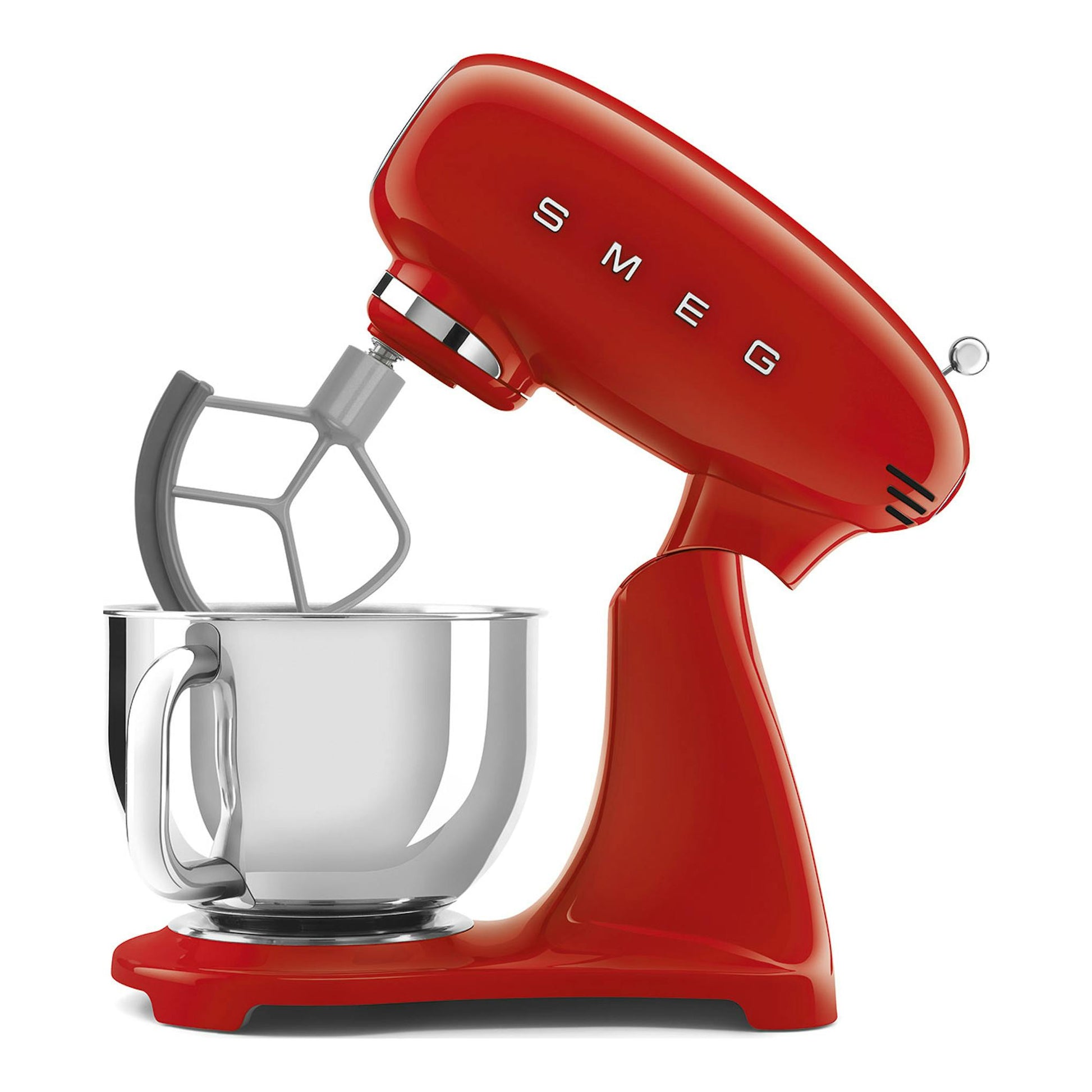 Batidora amasadora Smeg SMF05RDEU roja, vista lateral, con bol de acero y varilla mezcladora.