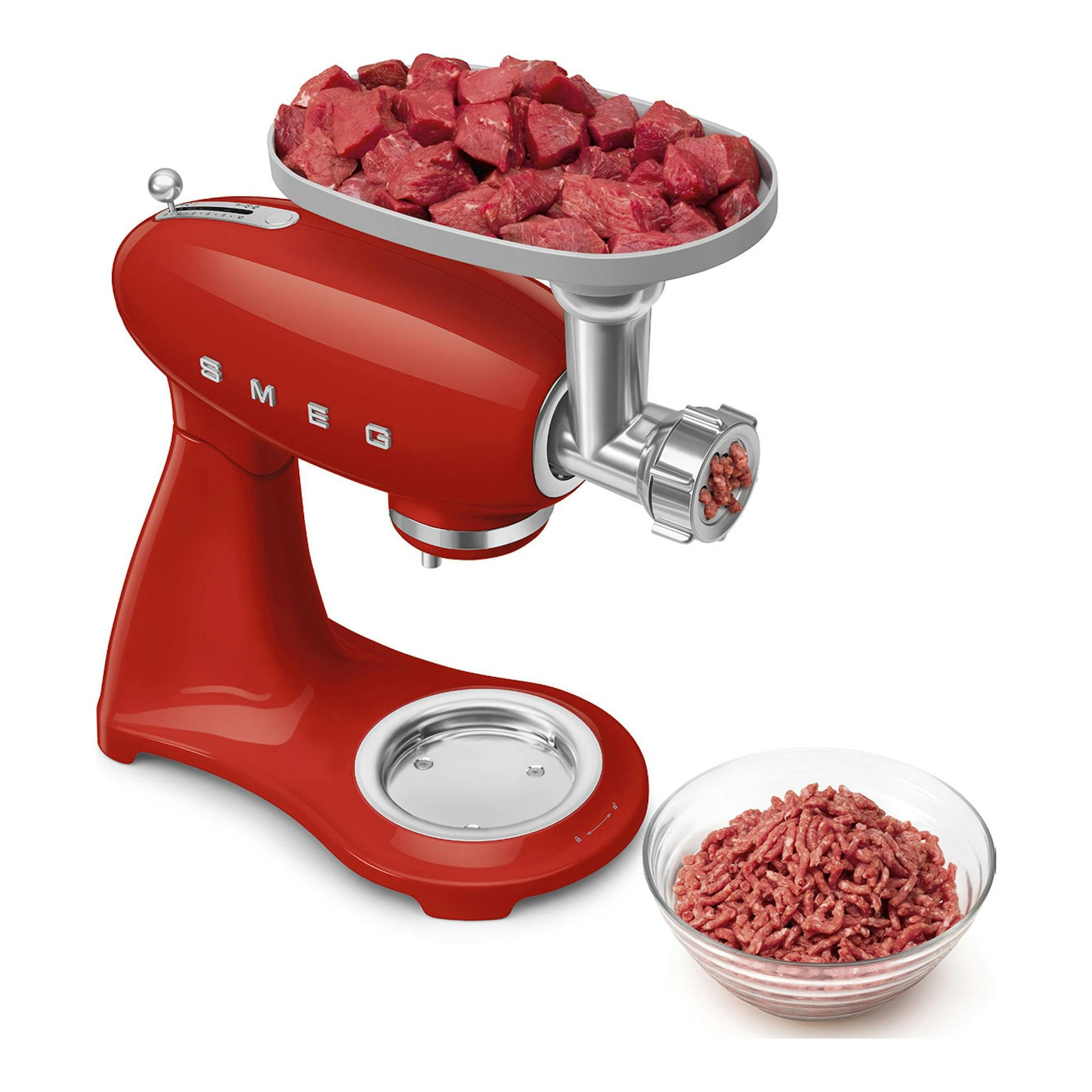 Batidora amasadora Smeg SMF05RDEU roja con accesorio picadora de carne, vista lateral sobre fondo blanco.