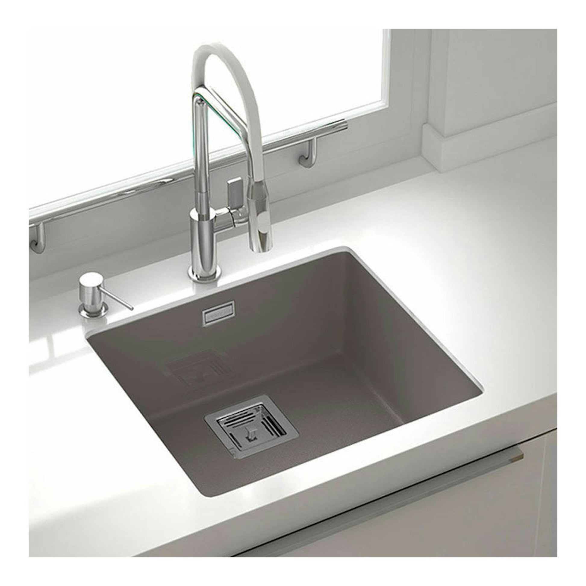 Fregadero Poalgi Zie 45 1/S Concret, vista superior inclinada, gris oscuro, con grifo cromado empotrado.