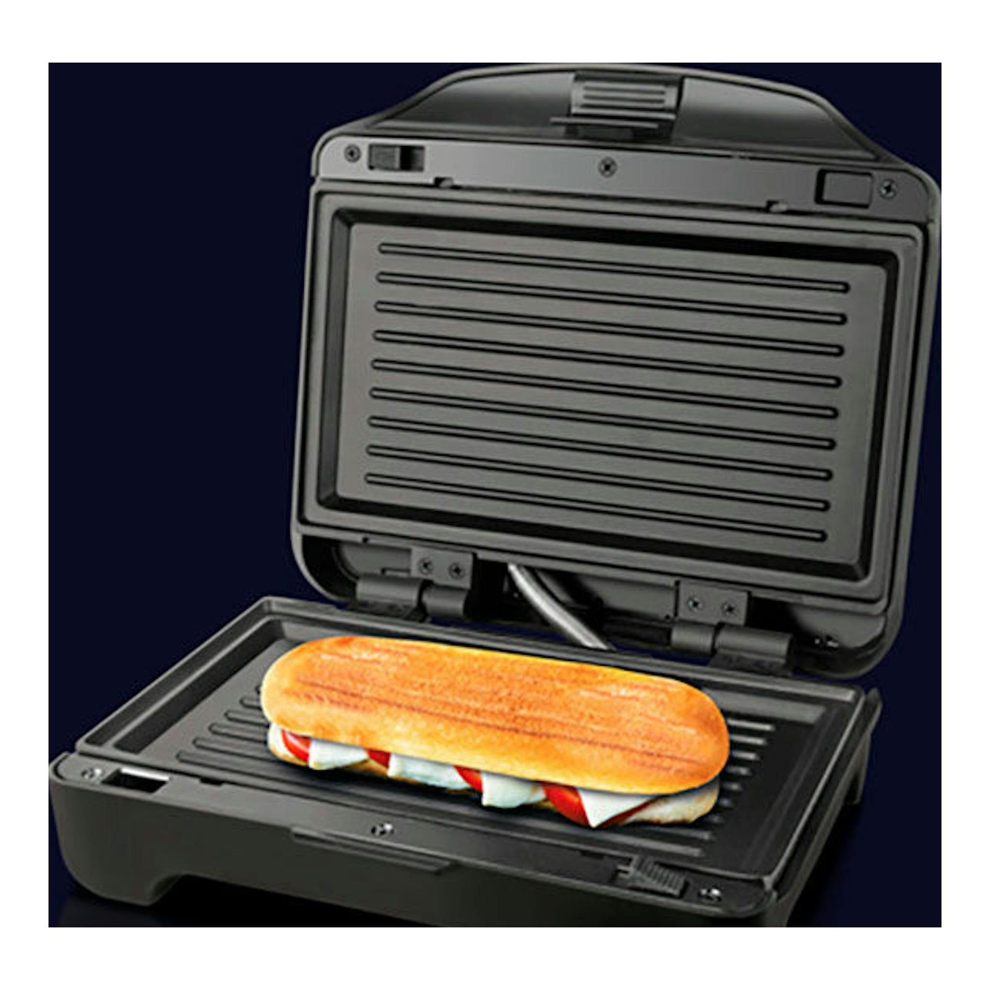 Sandwichera Taurus Miami Premium negra, abierta en vista frontal tres cuartos, con un sándwich dentro.