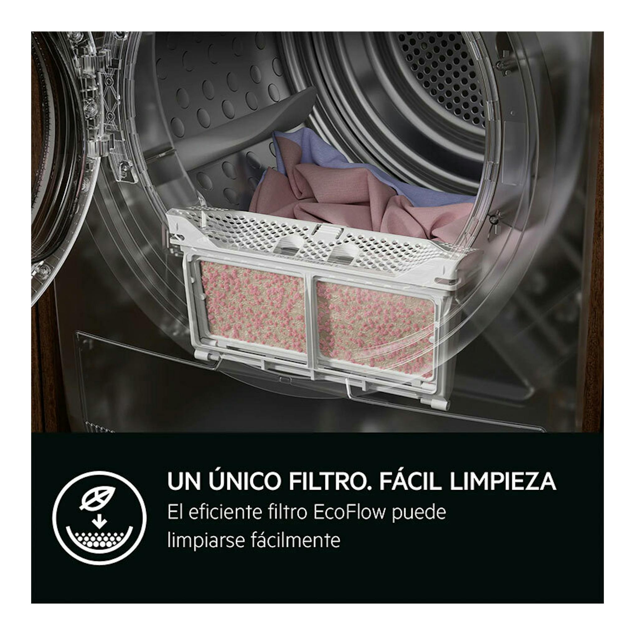 Vista frontal de secadora AEG TR718A2OB con tambor abierto, filtro EcoFlow y ropa dentro.