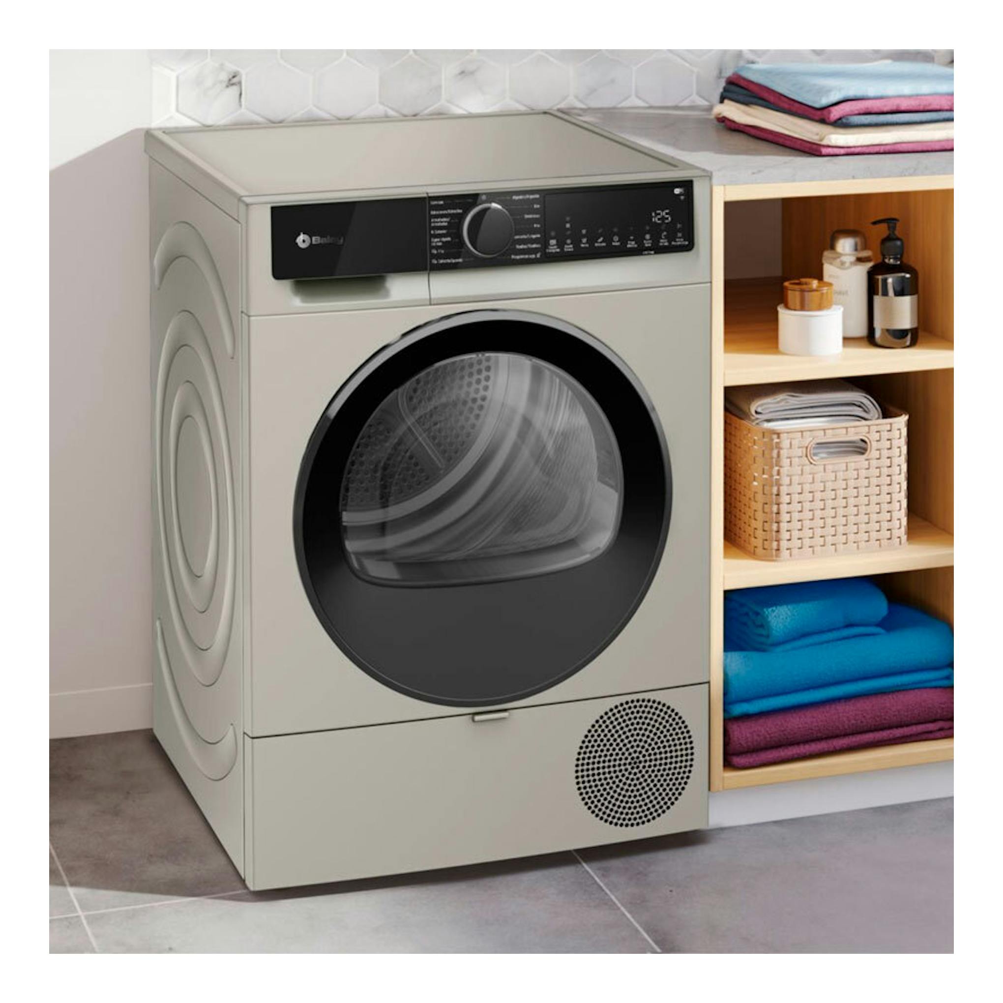 Secadora Balay 3SB093XC de 9 kg, gris, vista frontal tres cuartos, con puerta circular negra y panel digital.