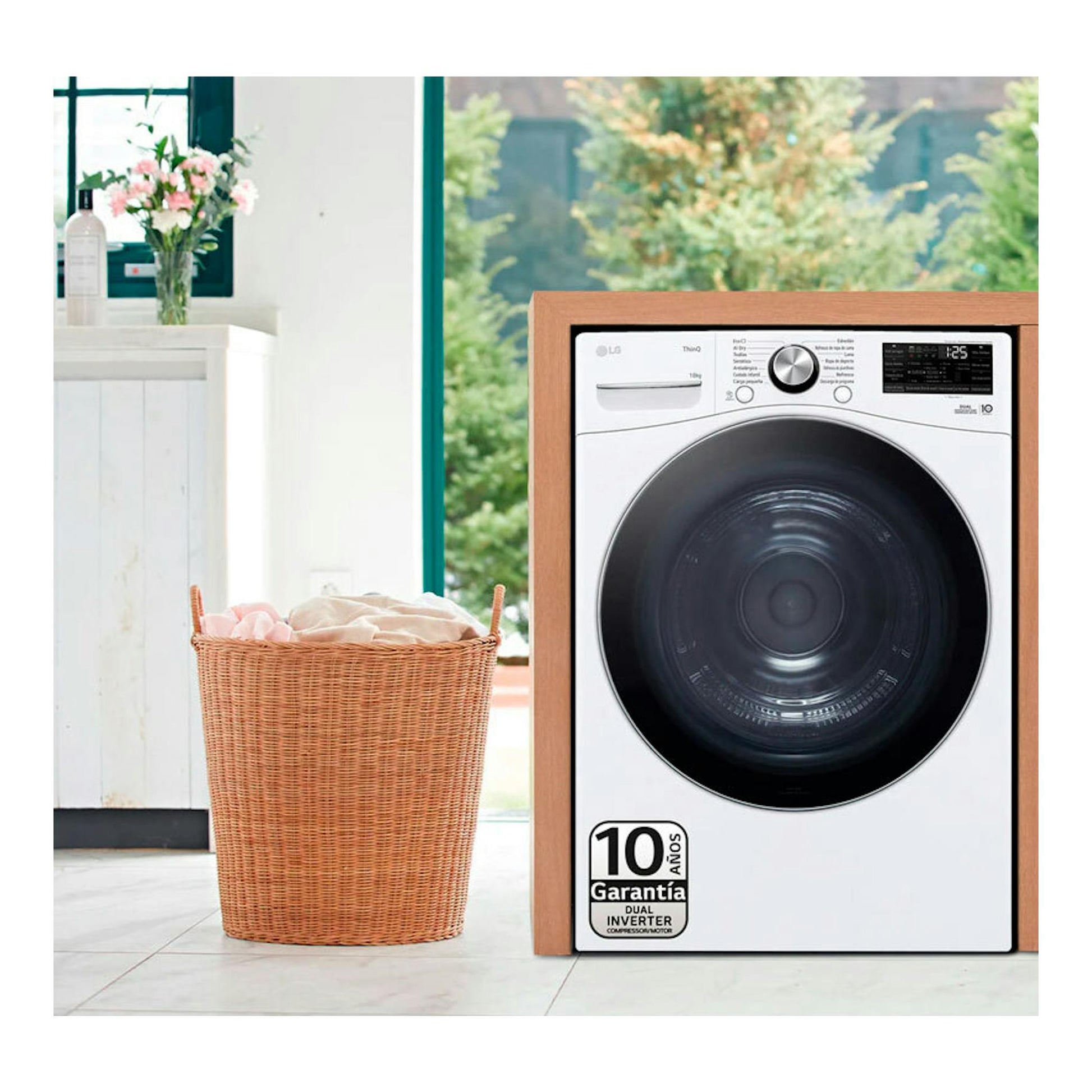 Secadora LG RH18U8AVCW blanca, vista frontal, con puerta negra circular y panel digital.
