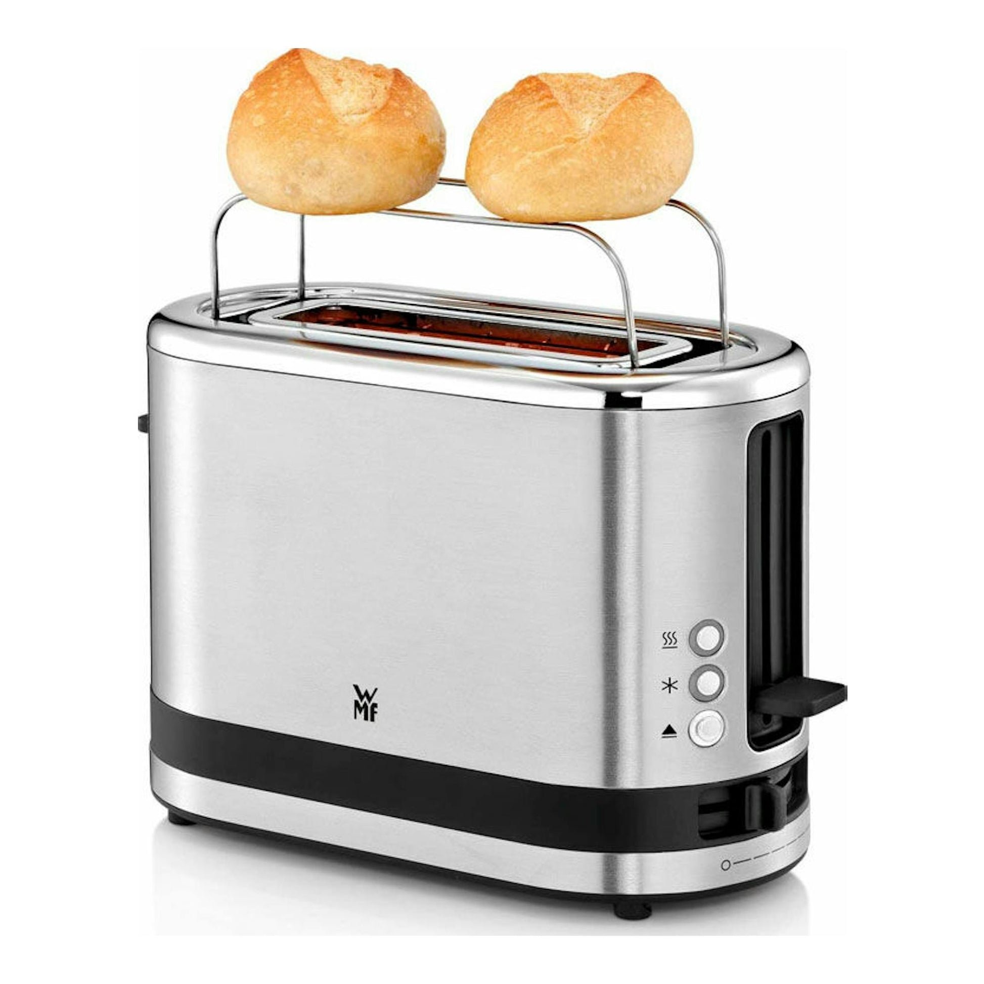 Tostador WMF Kitchenminis de acero inoxidable, de 1 ranura, vista frontal en tres cuartos, con dos panecillos.