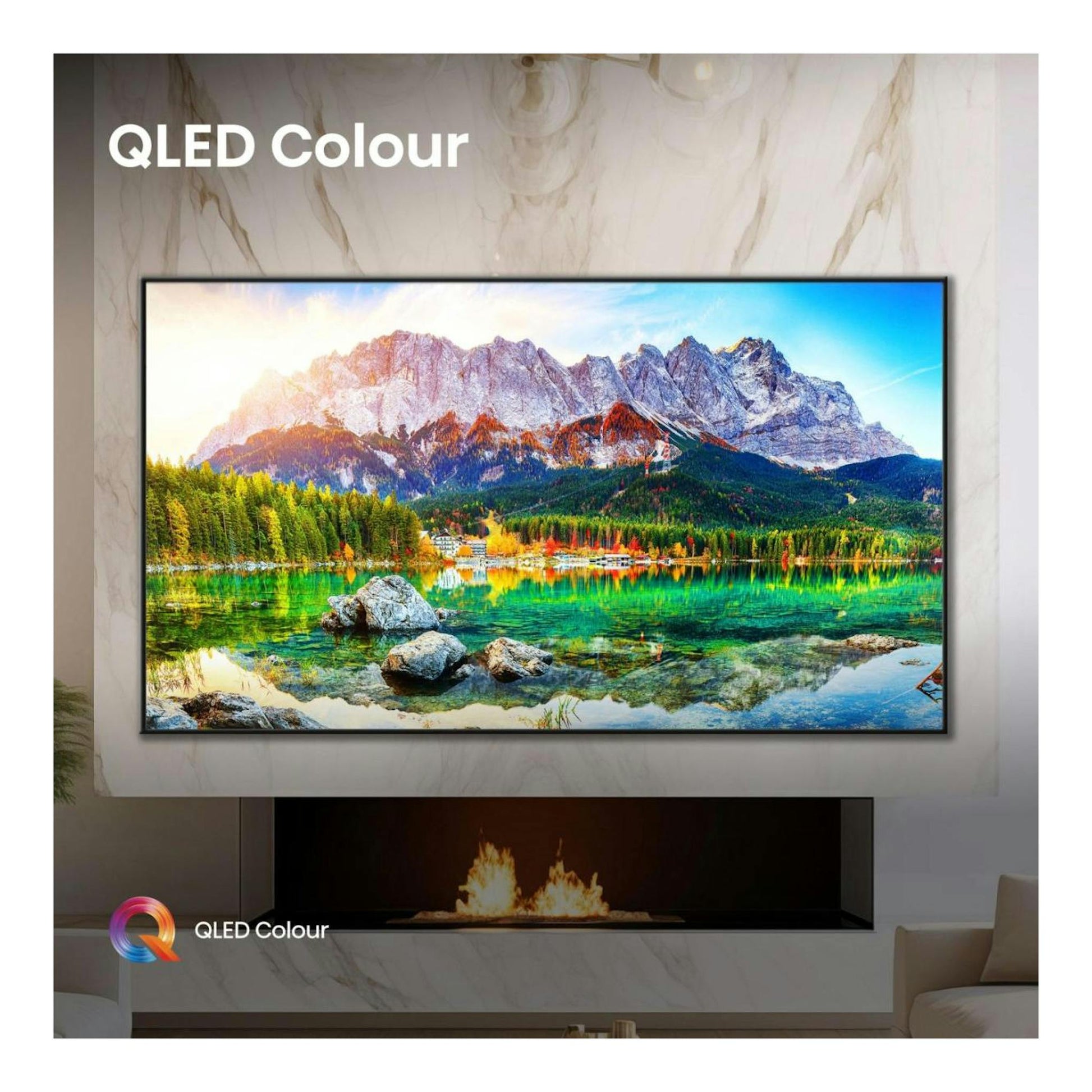 Televisor QLED Colour montado en pared, vista frontal, con paisaje de montaña y lago en pantalla.