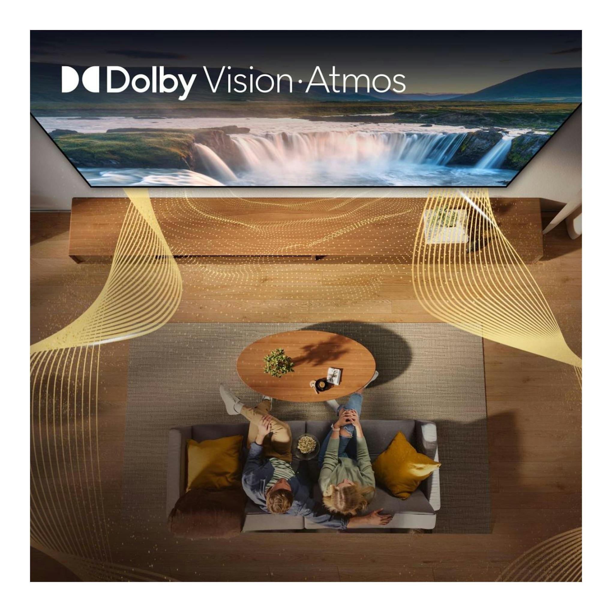 Televisor Hisense 50A7S QLED 4K, vista frontal inclinada, con imagen de cascada y Dolby Vision Atmos.