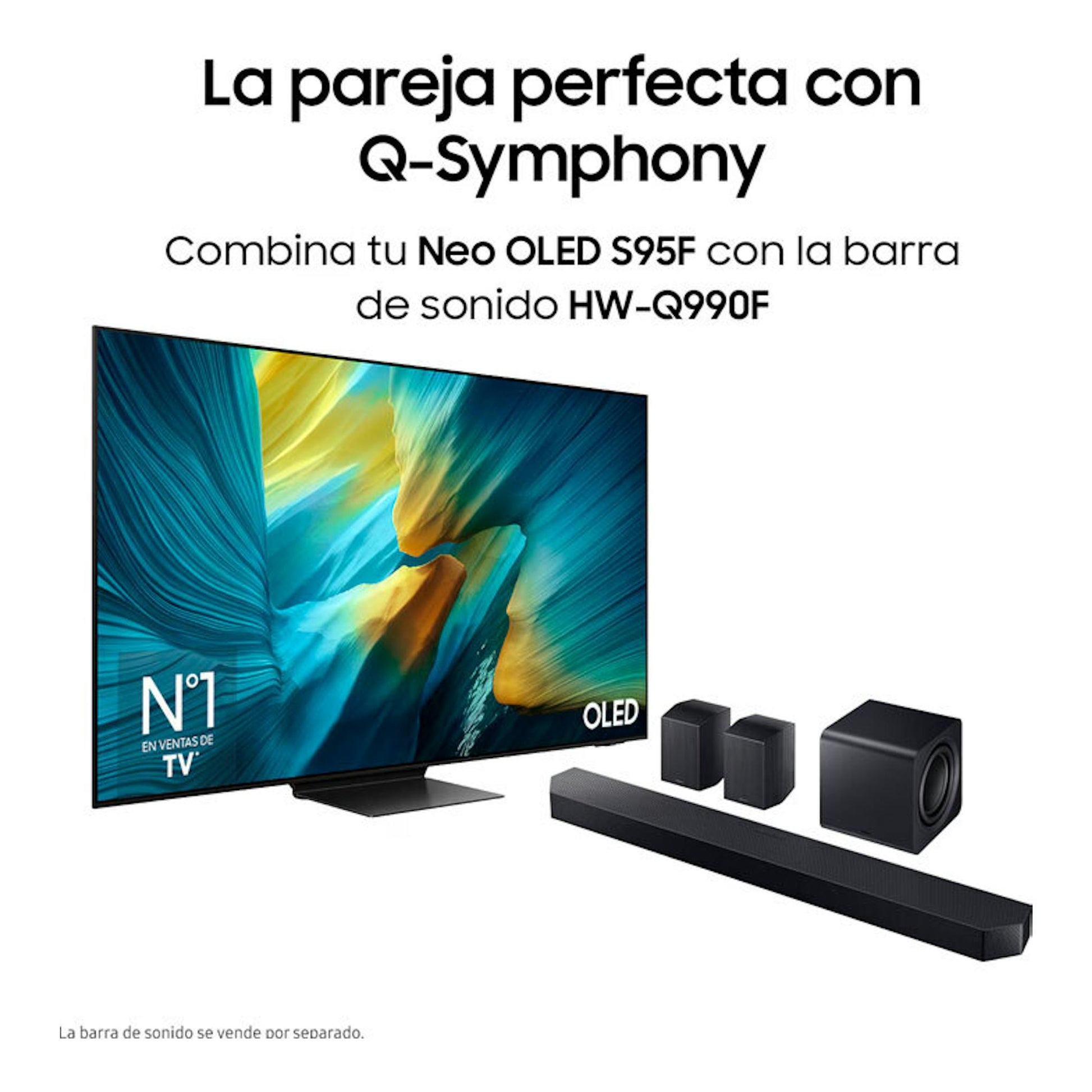 Samsung Neo OLED S95F negro en vista frontal inclinada, junto a barra de sonido HW-Q990F y altavoces.