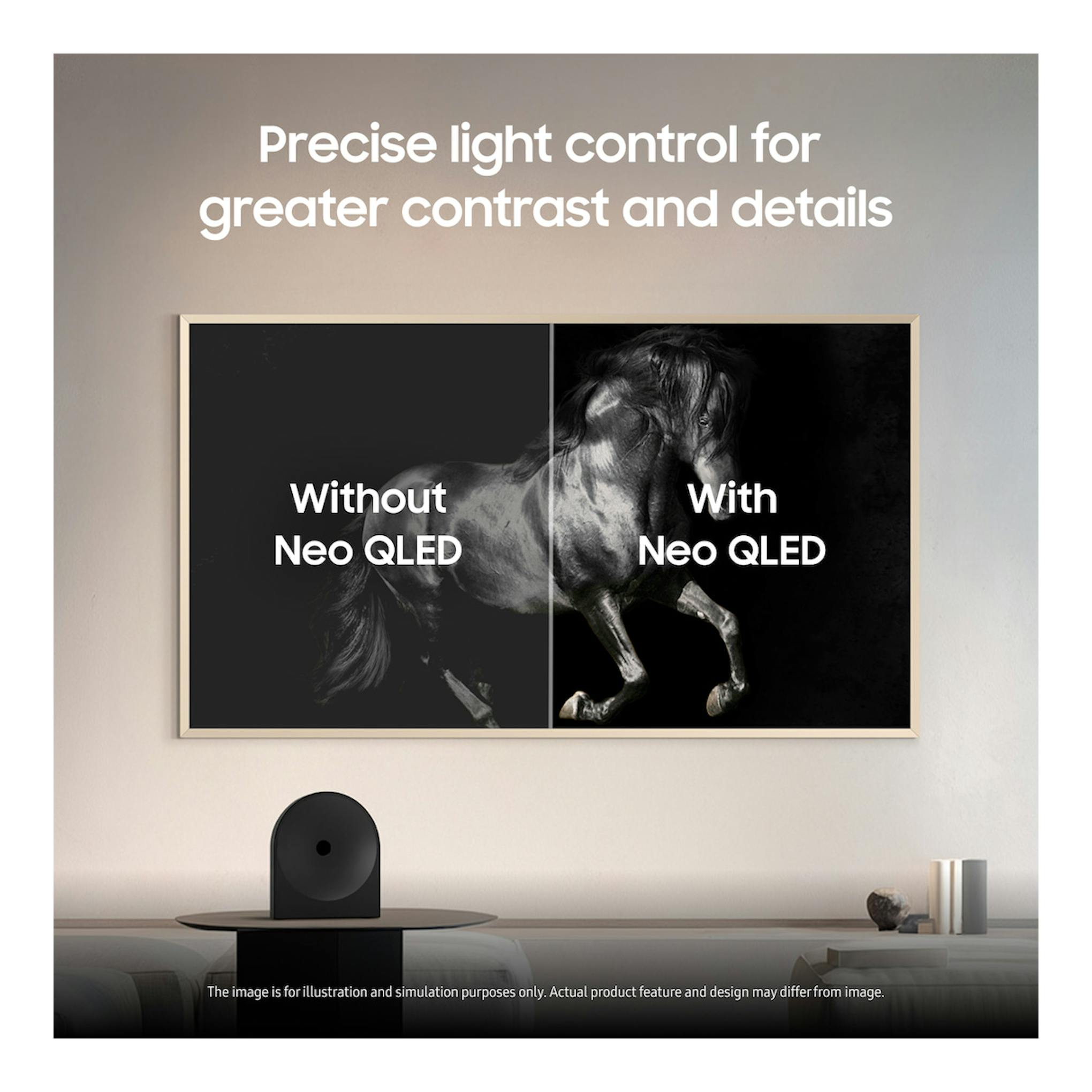 Samsung TQ85LS03HWUXXC: TV mural beige con pantalla dividida en blanco y negro de un caballo, vista frontal.