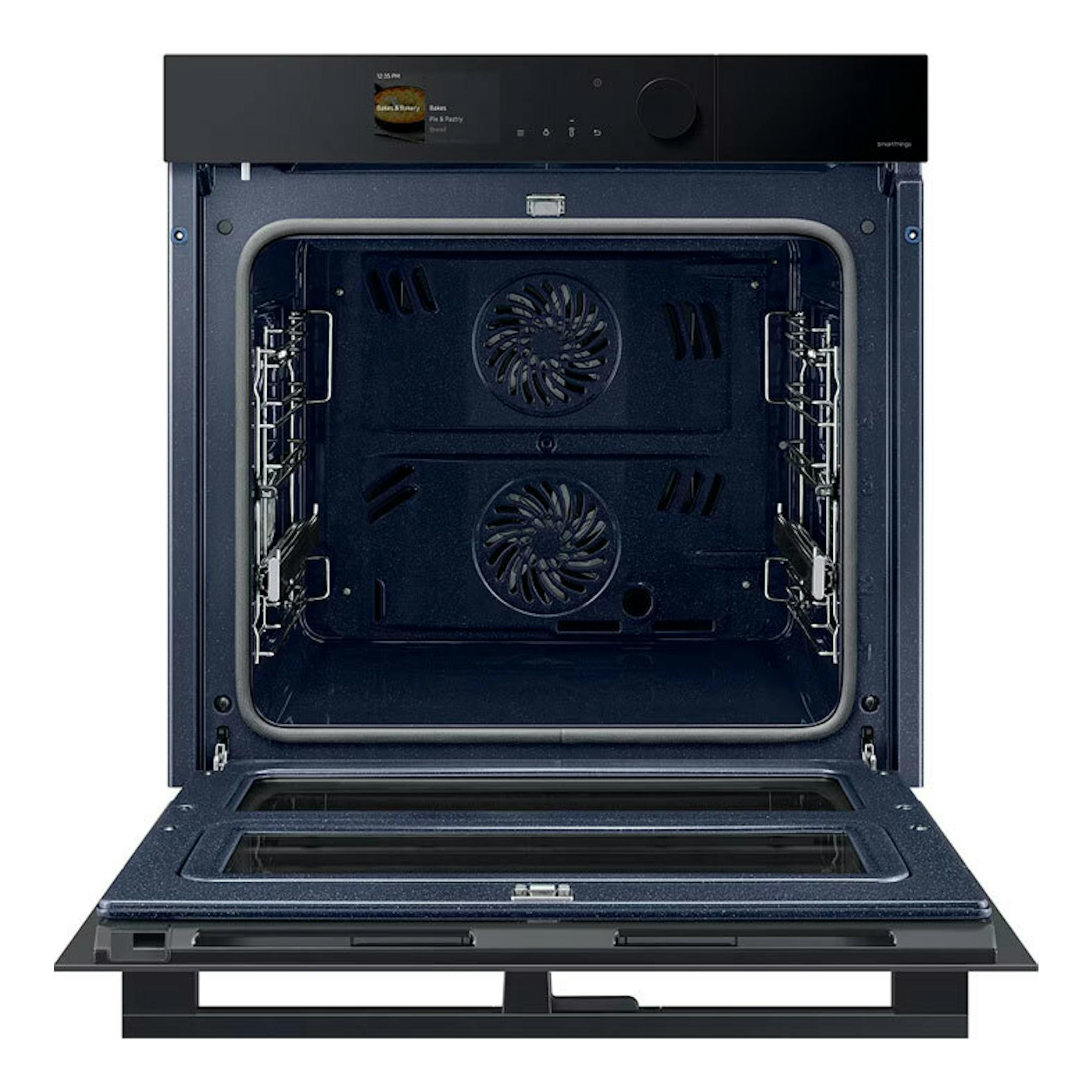 Horno Samsung NV7B6795JAK/U1 negro, vista frontal con la puerta abatida y el interior abierto.