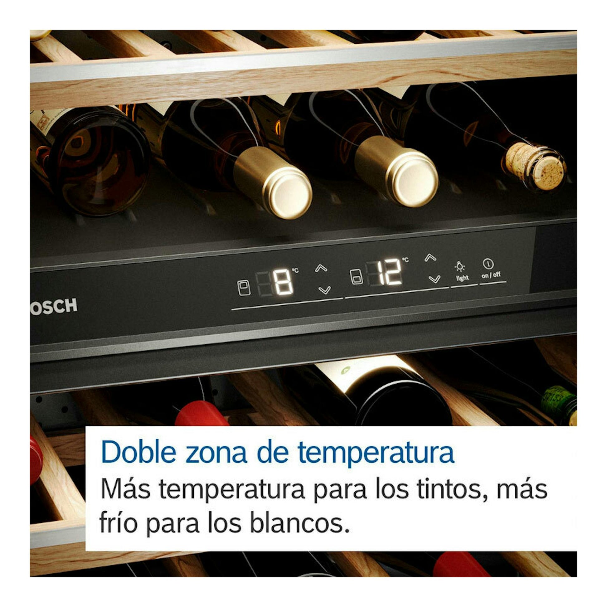 Vinoteca Bosch KWK36ABGA negra, vista frontal con botellas y panel digital de doble zona a 8 °C y 12 °C.