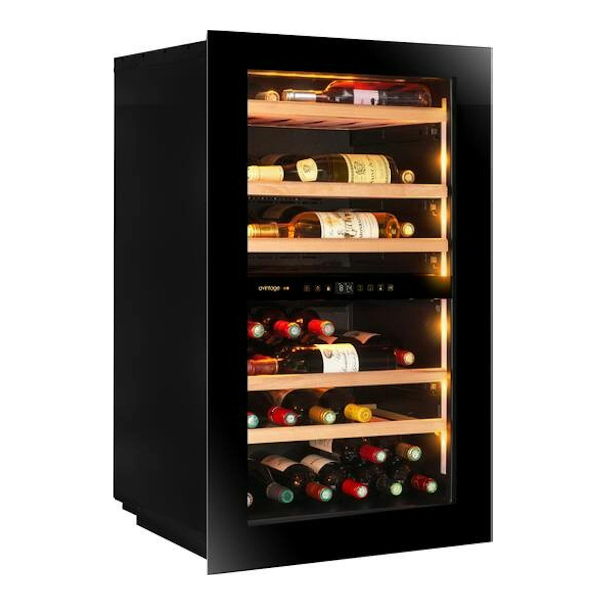 Vinoteca integrable Avintage AVI98PLATINUM negra, vista frontal en ángulo, con botellas y luz interior.